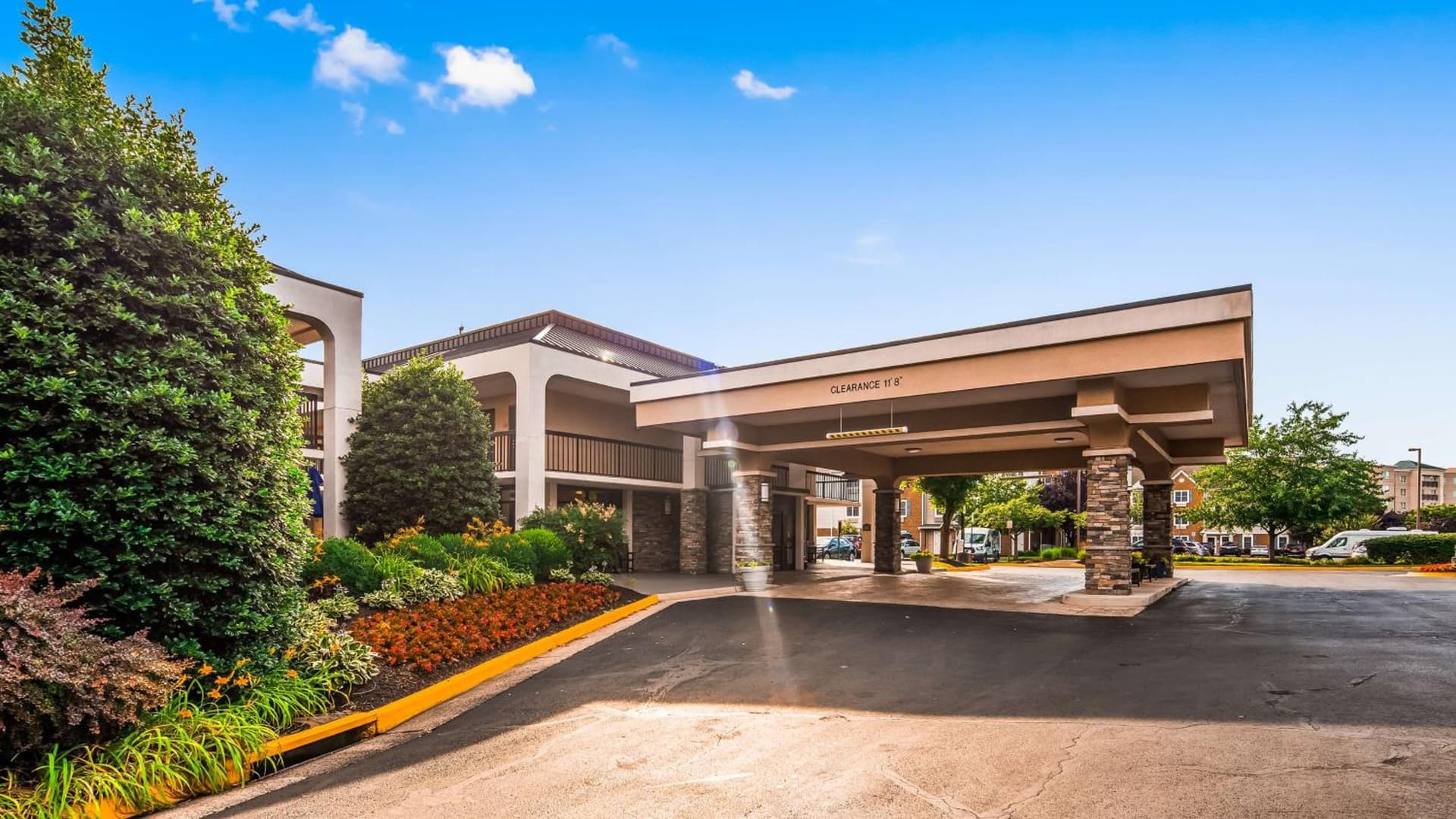 Best Western Dulles Airport Inn interior in Sterling, VA — gallery photo 2