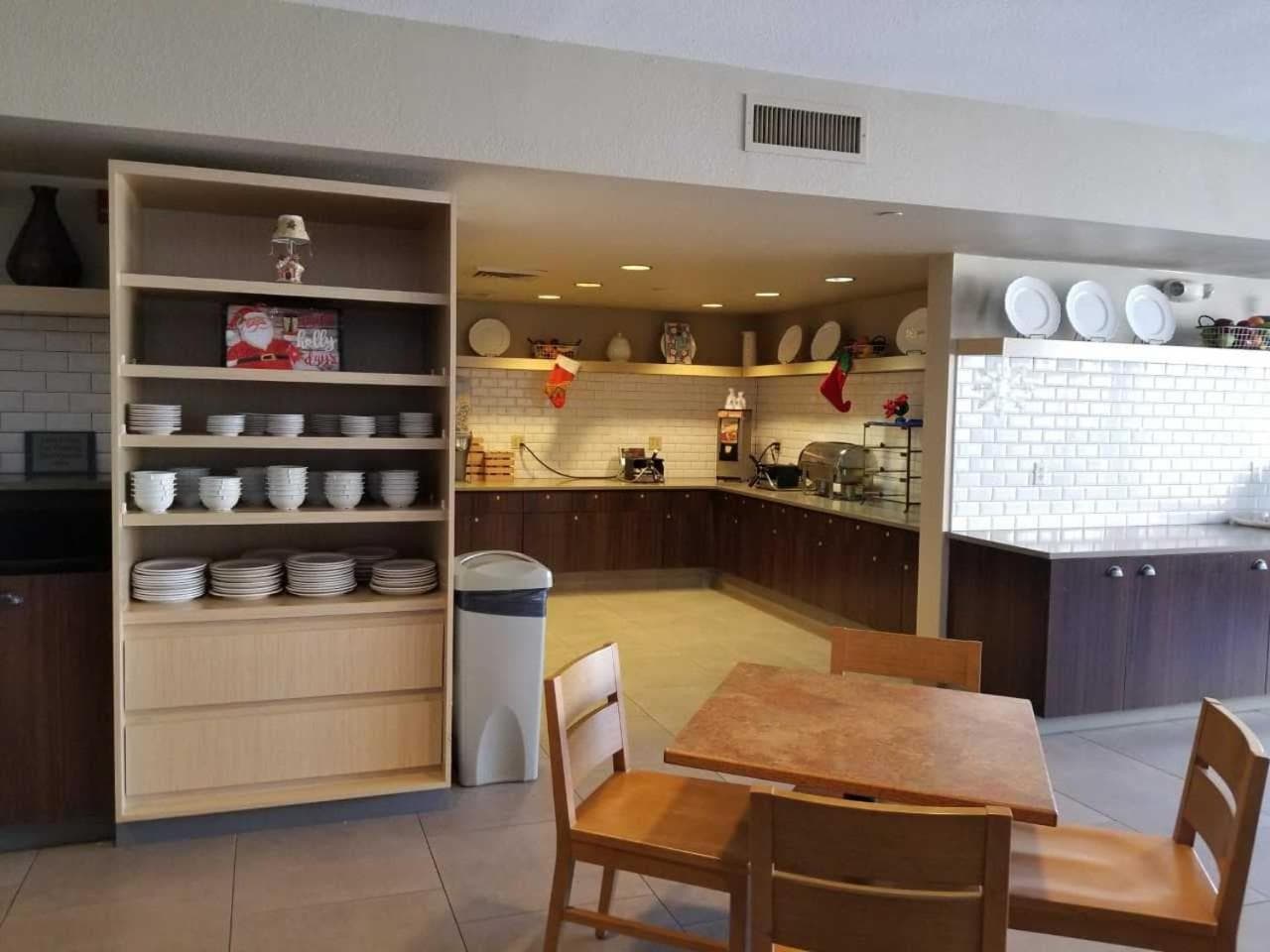 Country Inn & Suites by Radisson, Green Bay East, WI gallery photo in Green Bay, WI — image 10