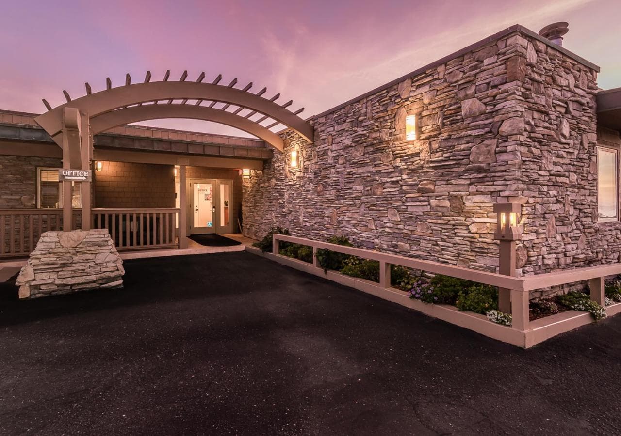 Little Sur Inn gallery photo in Cambria, CA — image 19