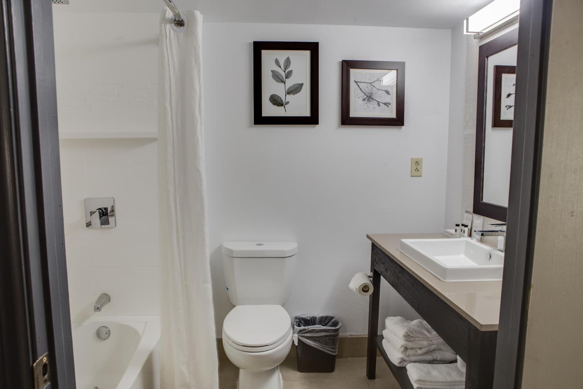 Country Inn & Suites by Radisson, Harlingen, TX gallery photo in Harlingen, TX — image 22