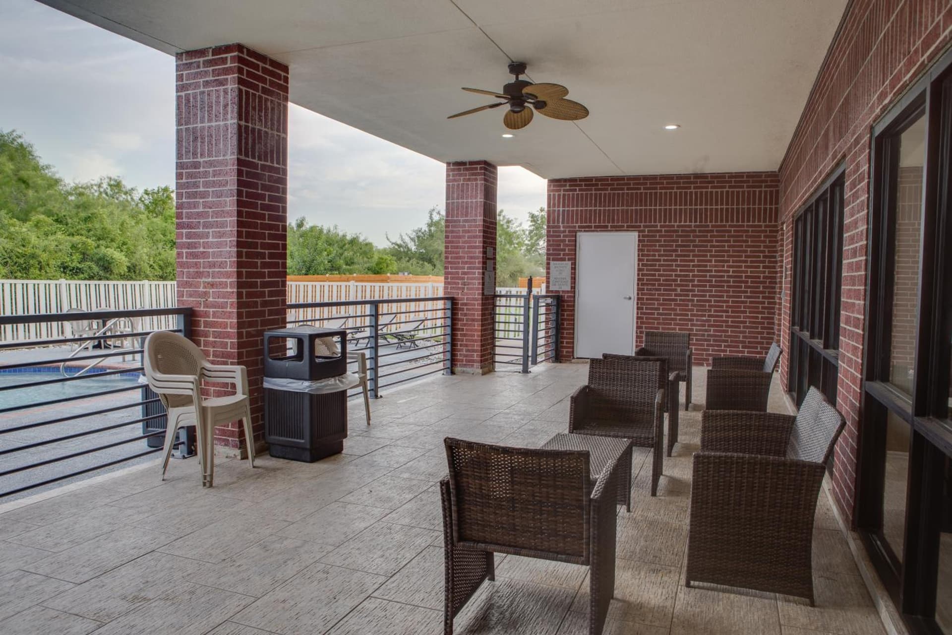 Country Inn & Suites by Radisson, Harlingen, TX gallery photo in Harlingen, TX — image 36