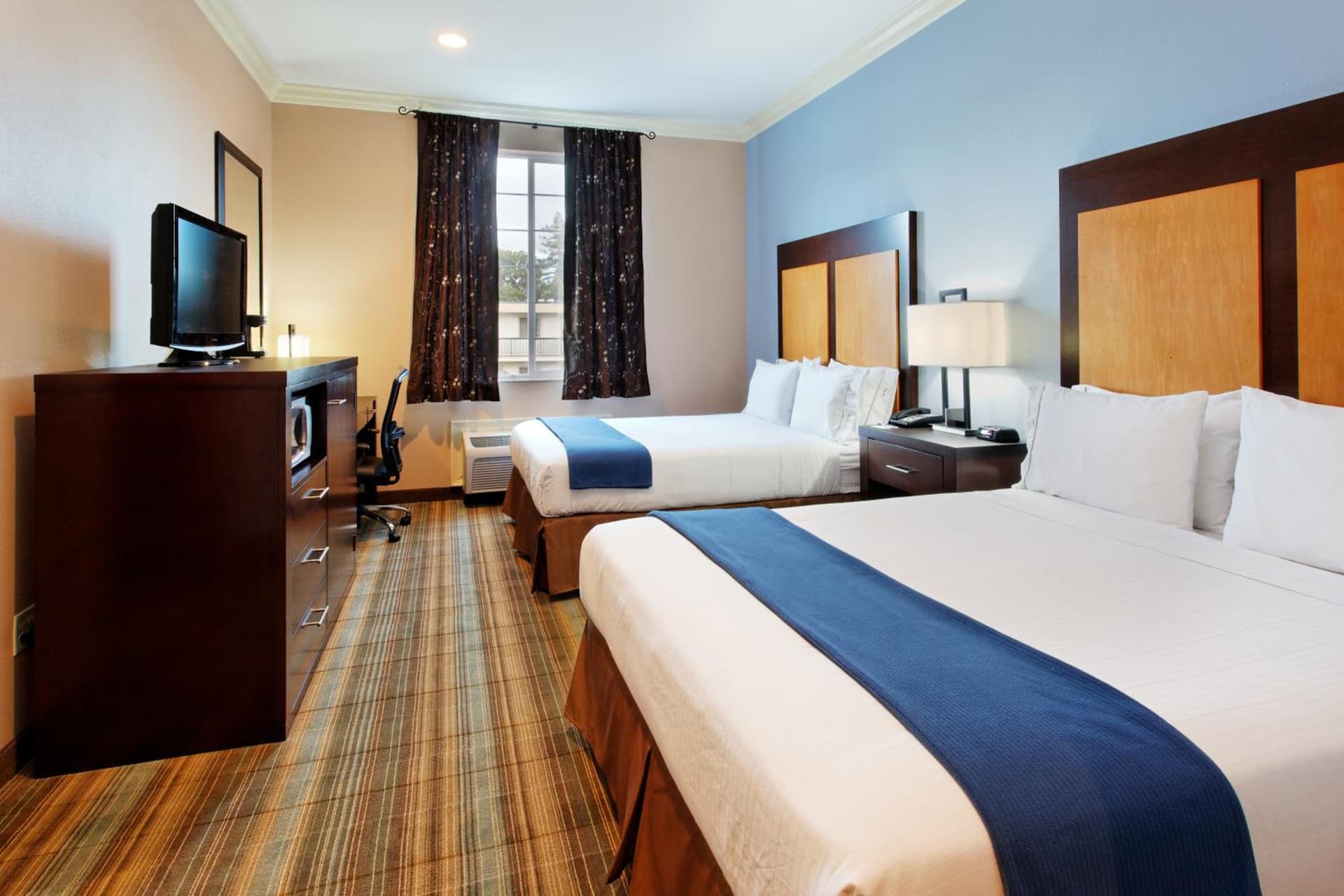 Holiday Inn Express Benicia by IHG interior in Benicia, CA — gallery photo 2