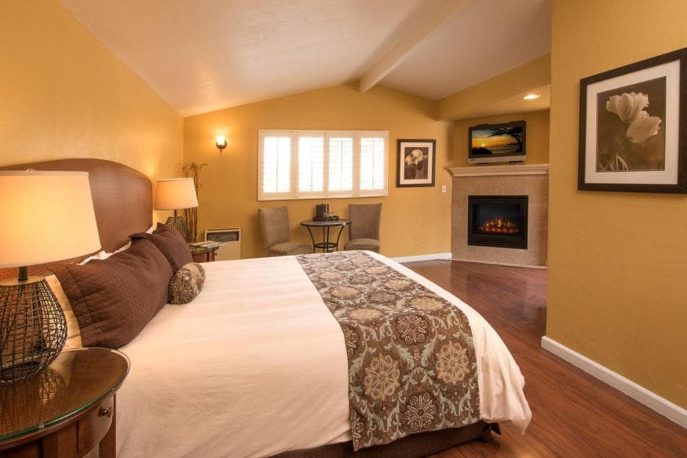 Sunset Inn Pacific Grove gallery photo in Pacific Grove, CA — image 7