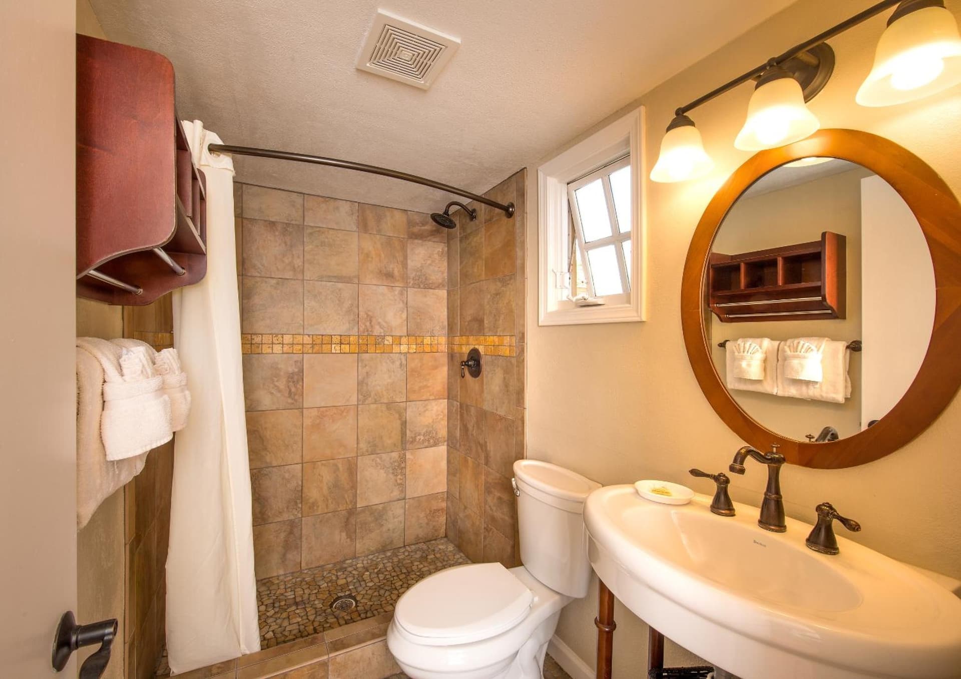 Sunset Inn Pacific Grove gallery photo in Pacific Grove, CA — image 6