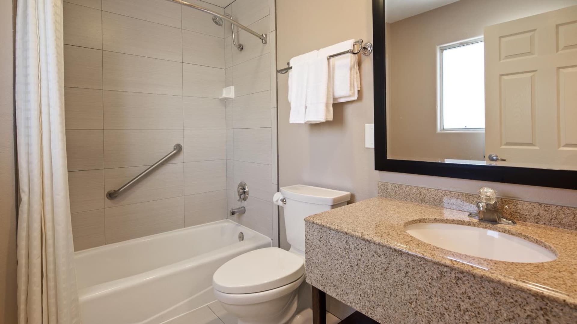 Best Western Oxnard Inn gallery photo in Oxnard, CA — image 34