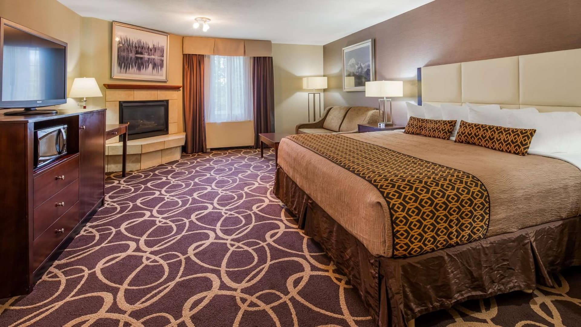 Best Western Plus Pioneer Park Inn property views in Fairbanks, AK — gallery photo 3