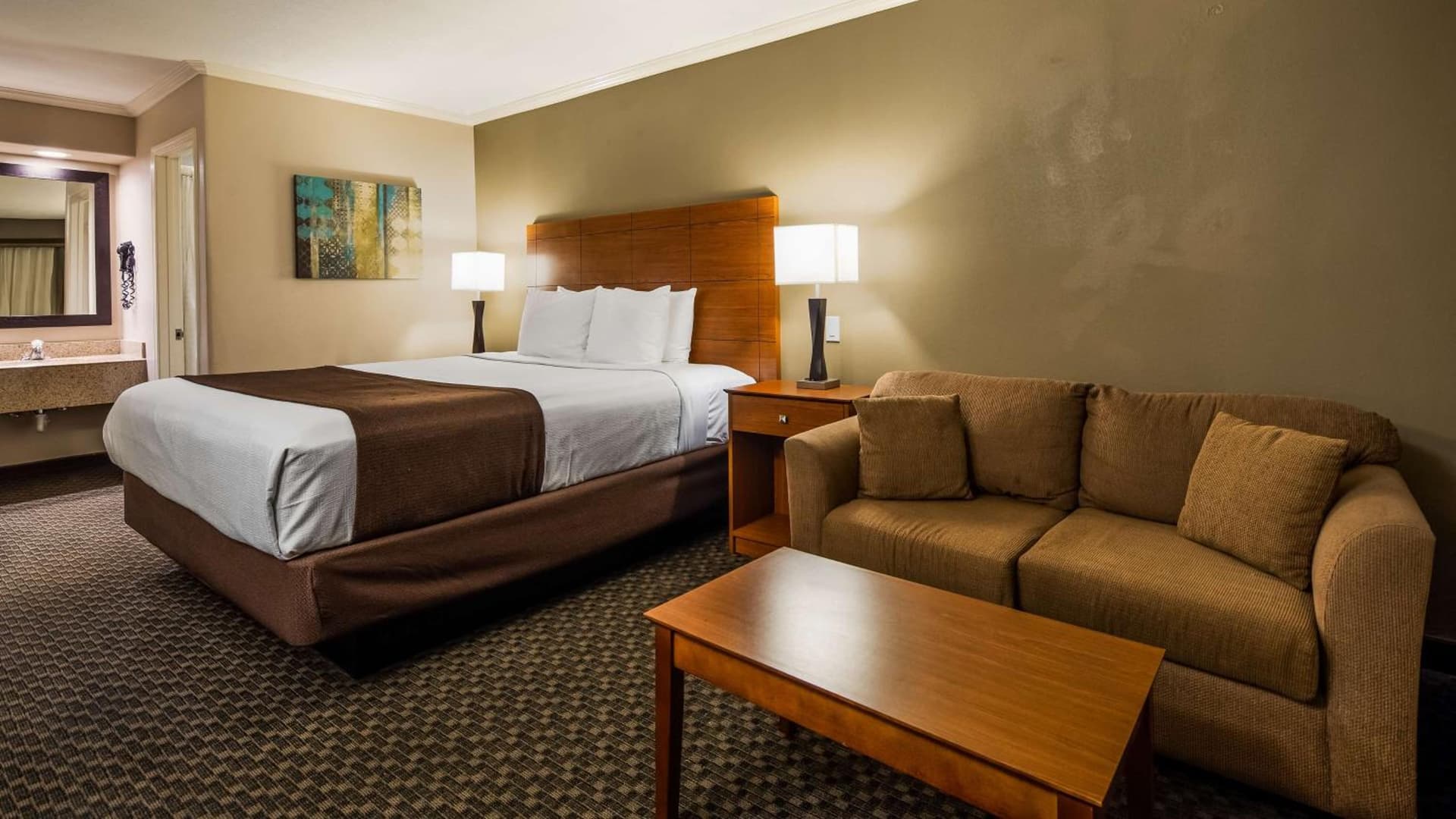 Best Western Oxnard Inn property views in Oxnard, CA — gallery photo 3