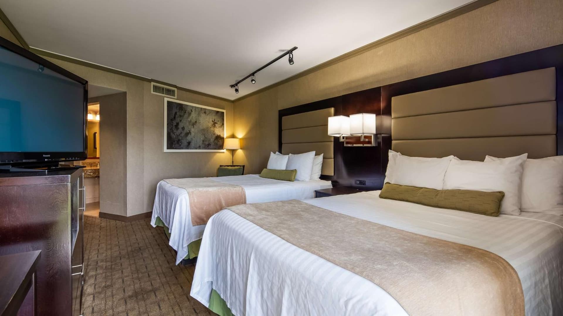 Best Western Plus Silverdale Beach Hotel gallery photo in Silverdale, WA — image 49