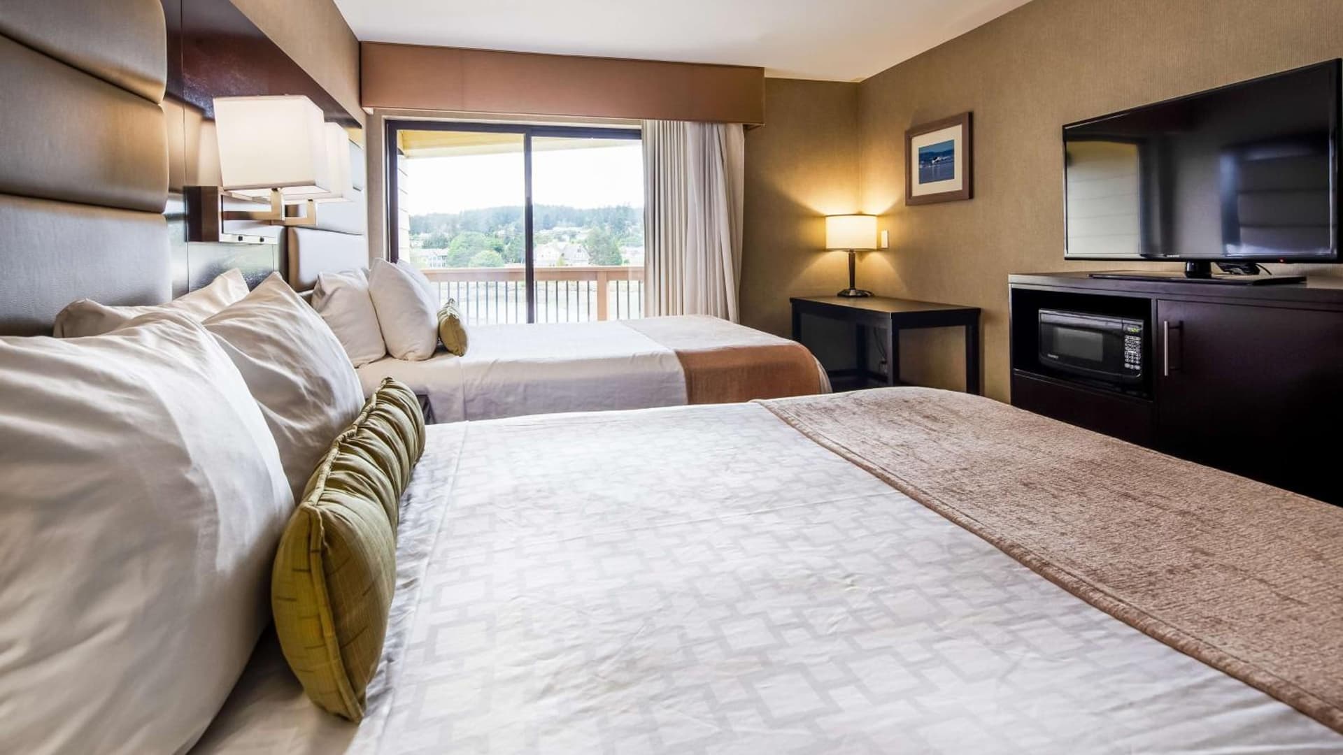 Best Western Plus Silverdale Beach Hotel gallery photo in Silverdale, WA — image 37