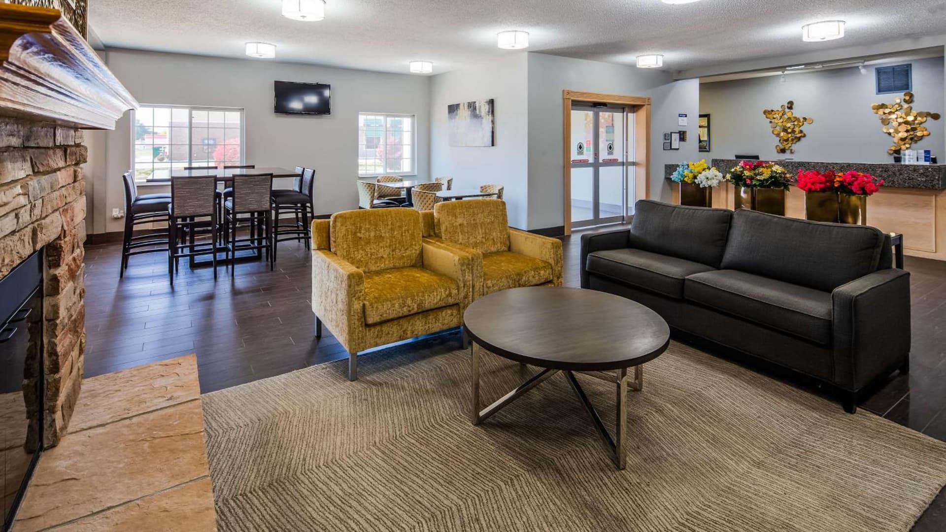 Best Western Macomb Inn featured exterior or lobby in Macomb, IL — similar hotel