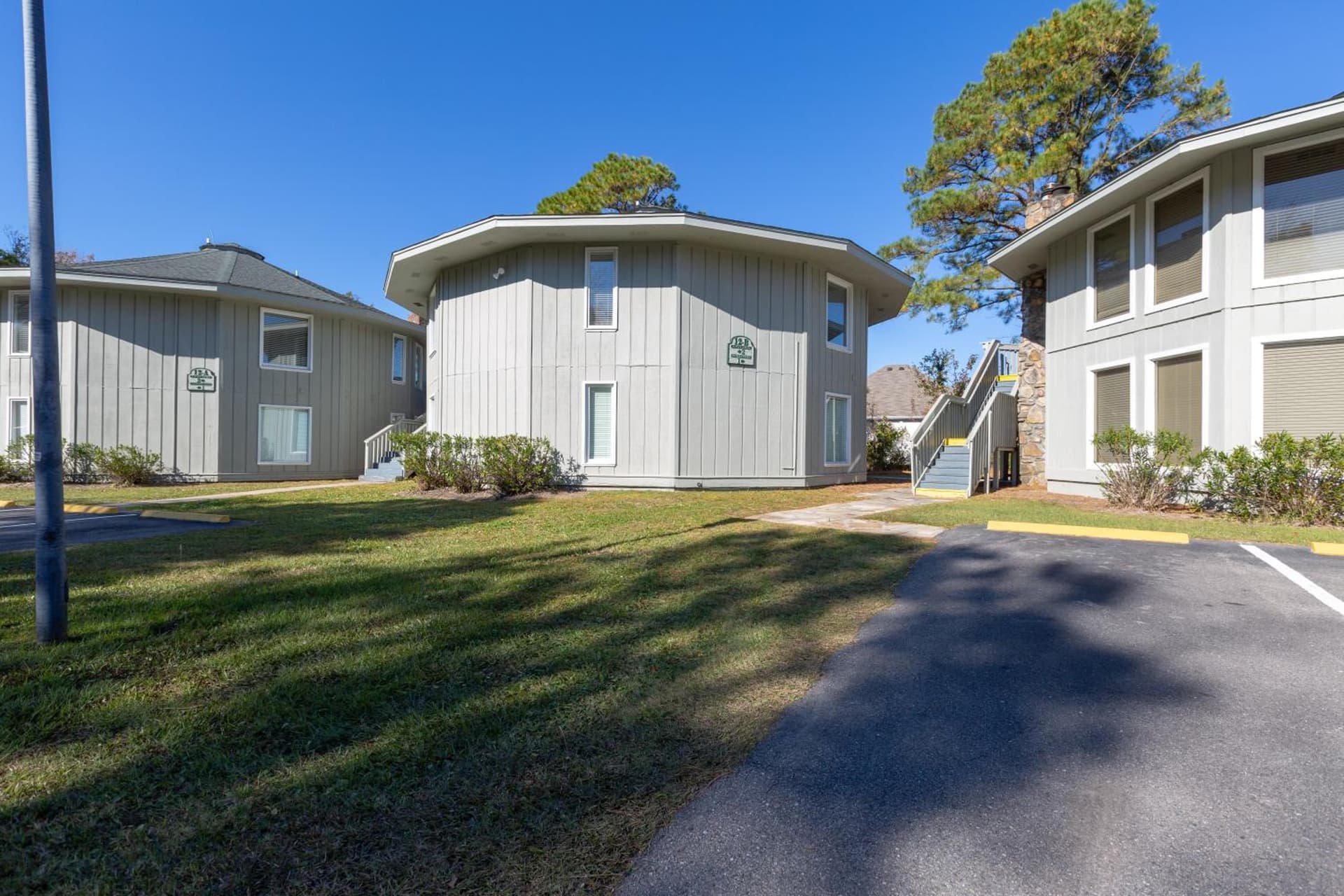 Country Club Villas featured exterior or lobby in Myrtle Beach, SC — similar hotel