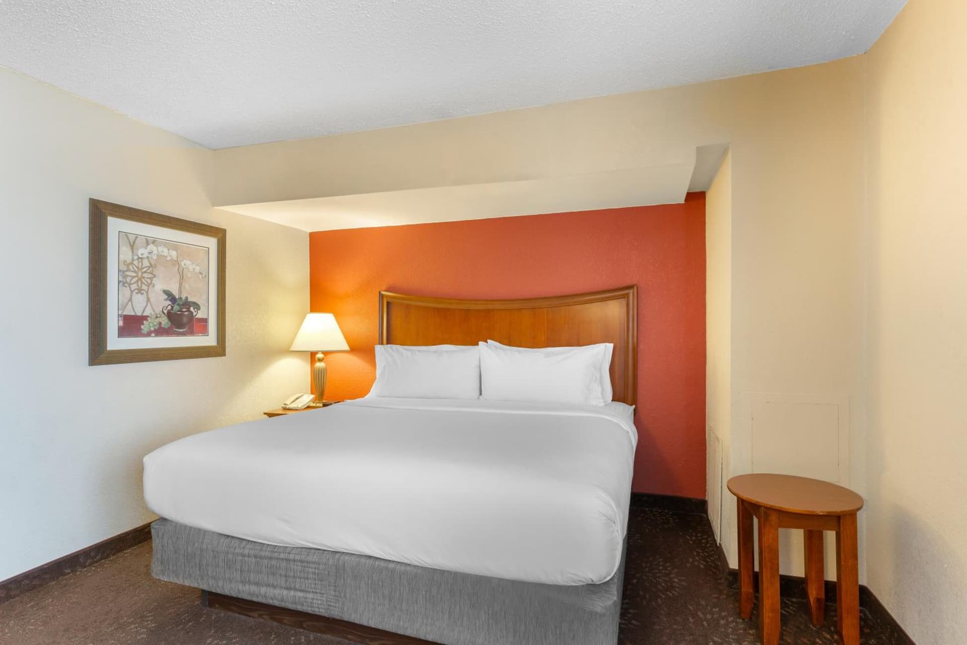 Holiday Inn Express Chicago-Downers Grove by IHG interior in Downers Grove, IL — gallery photo 2