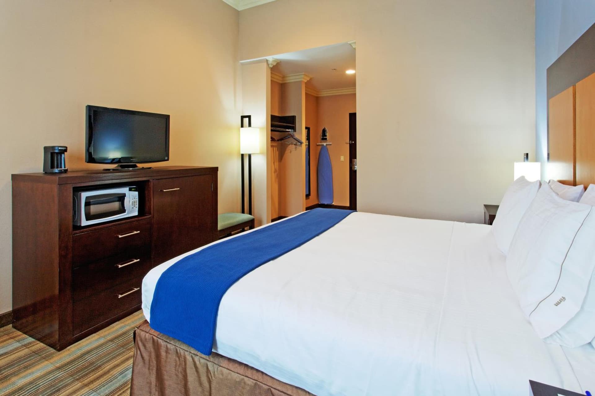 Holiday Inn Express Benicia by IHG property views in Benicia, CA — gallery photo 3