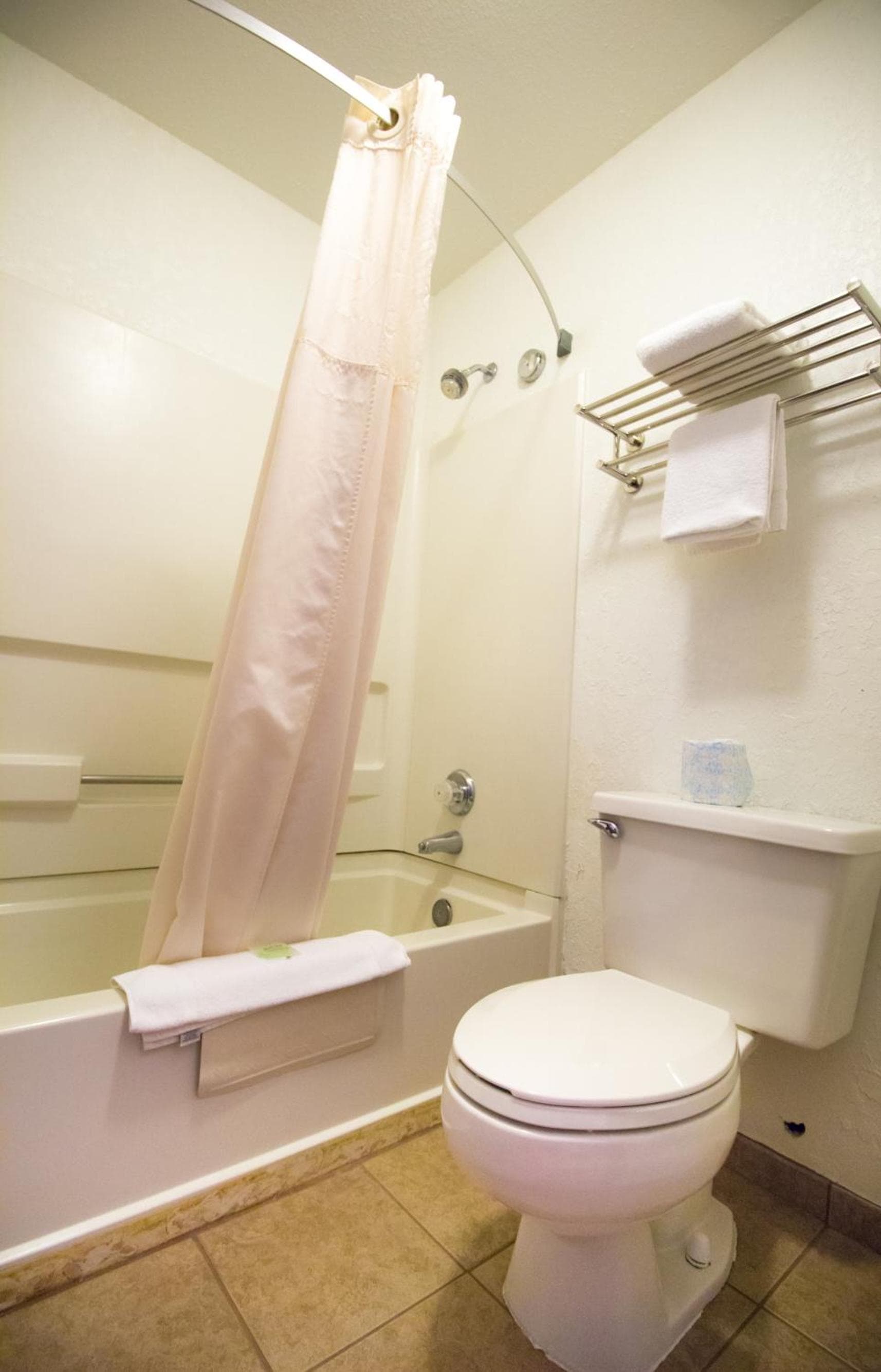 GreenTree Inn Prescott Valley gallery photo in Prescott Valley, AZ — image 4