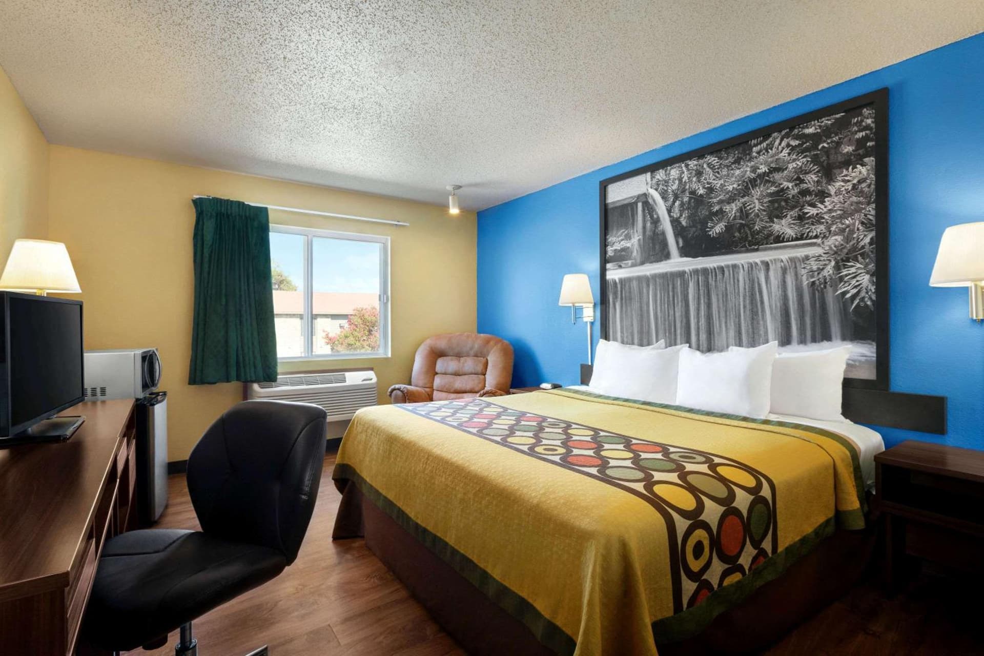 Super 8 by Wyndham Waco University Area gallery photo in Waco, TX — image 21
