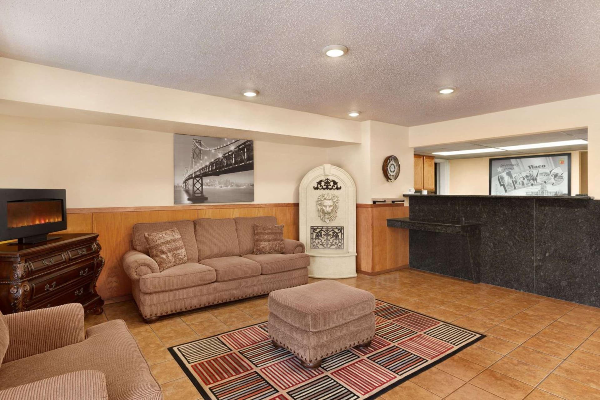 Super 8 by Wyndham Waco University Area gallery photo in Waco, TX — image 9