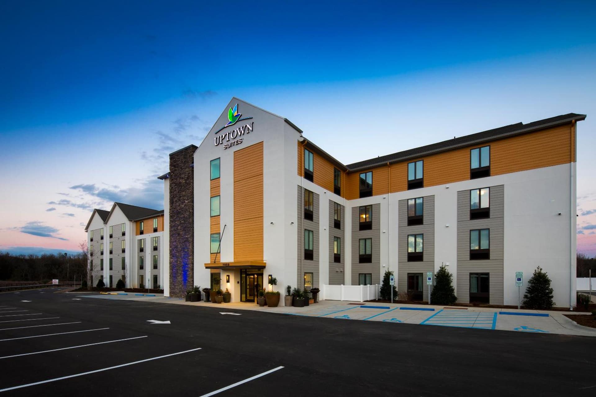 Uptown Suites Extended Stay Denver CO - Centennial — hotel in Centennial, Colorado