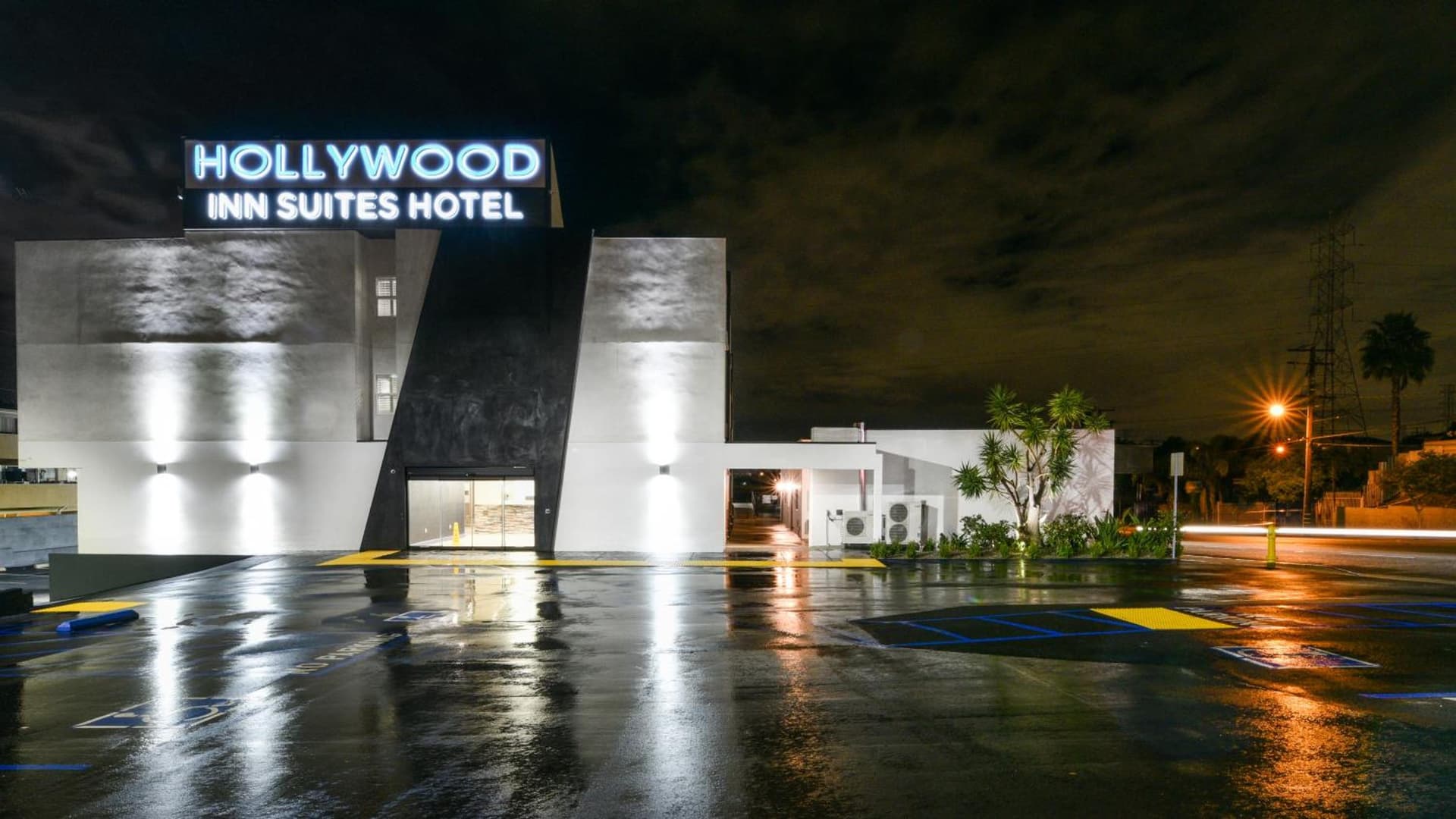 Hollywood Inn Suites Hotel property views in Los Angeles, CA — gallery photo 3