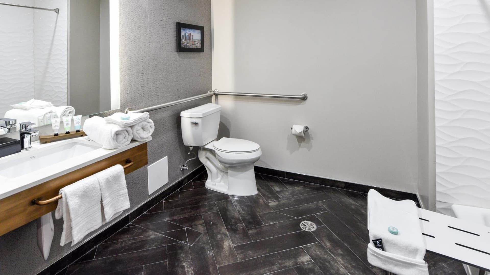 Hollywood Inn Suites Hotel gallery photo in Los Angeles, CA — image 43