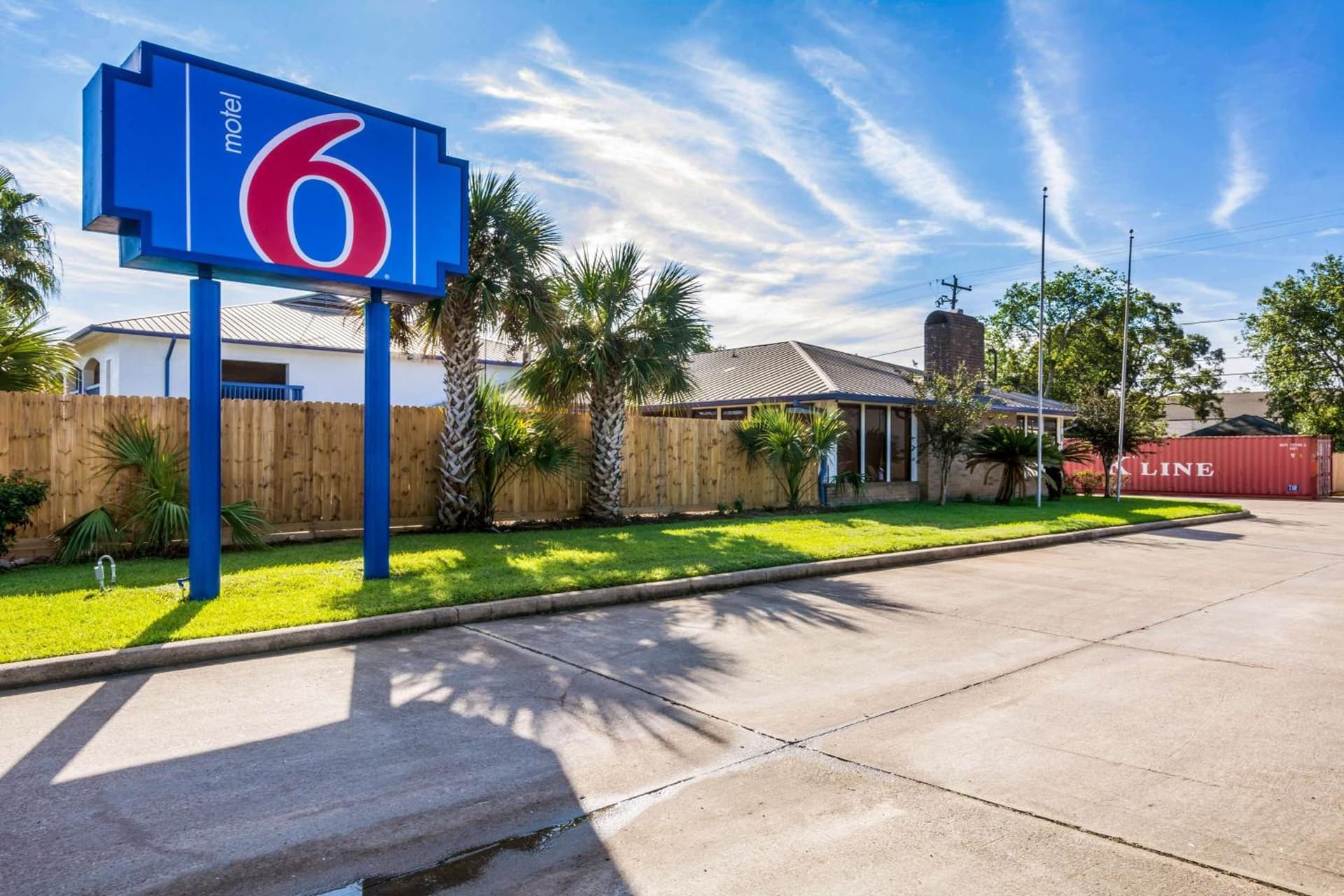 Motel 6-Freeport, TX featured exterior or lobby in Freeport, TX — similar hotel