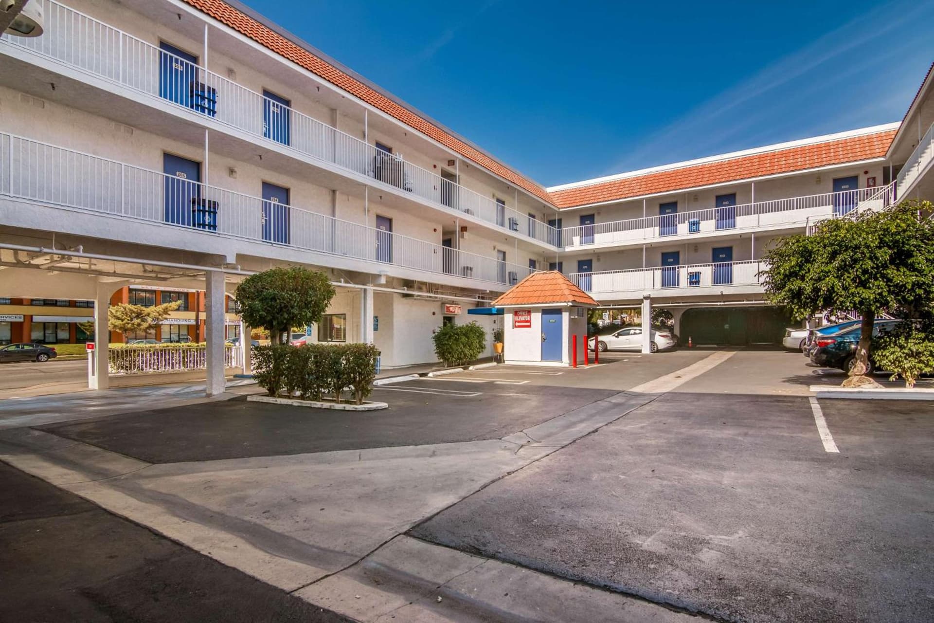 Motel 6 Monterey Park featured exterior or lobby in Monterey Park, CA — similar hotel