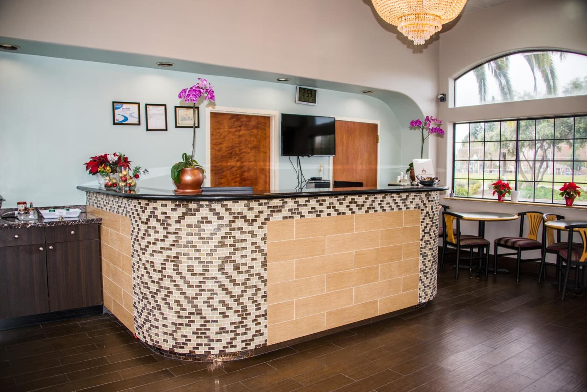 SureStay Plus by Best Western Santa Clara Silicon Valley property views in Santa Clara, CA — gallery photo 3