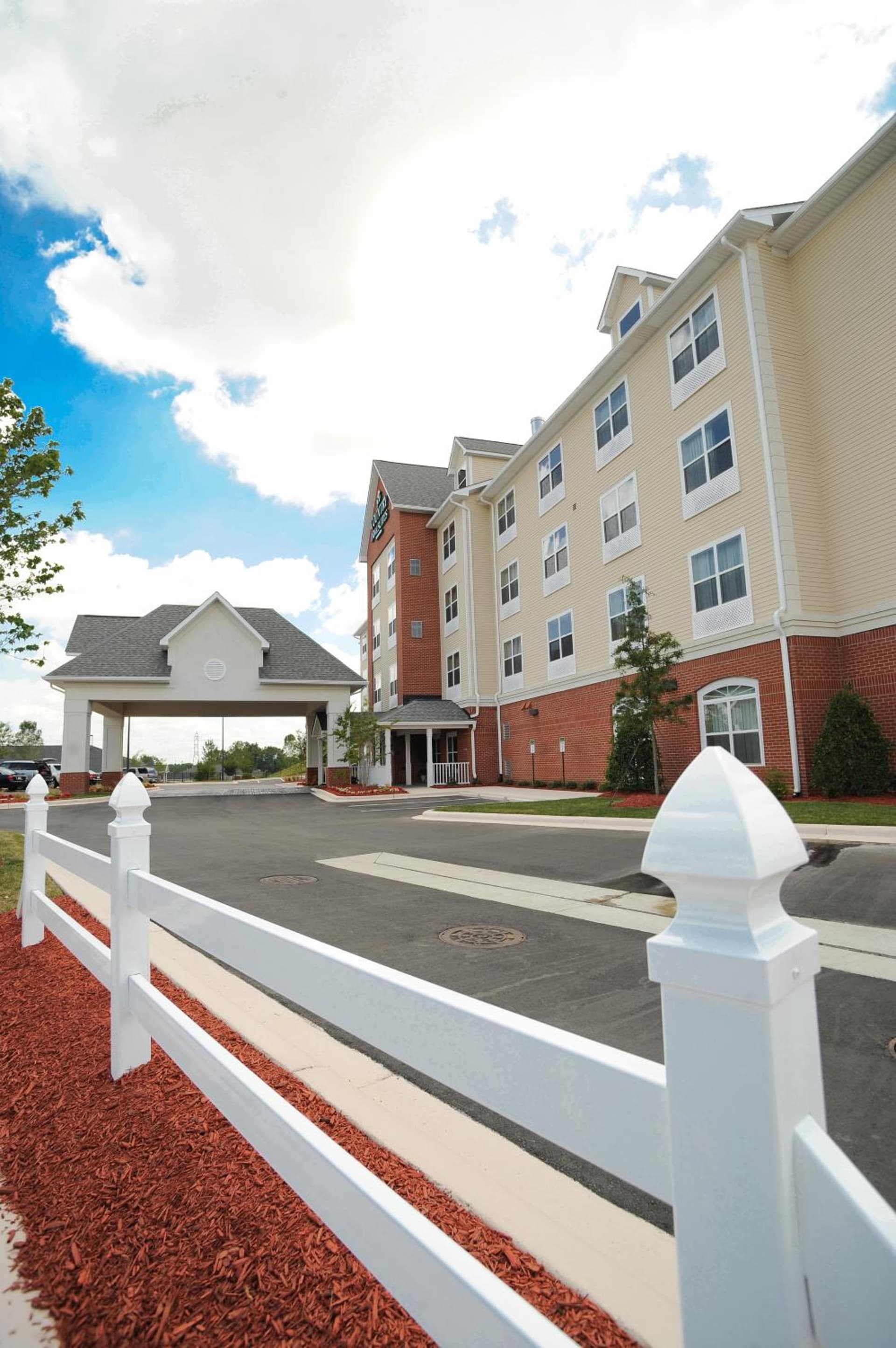 Comfort Inn & Suites Concord - Kannapolis gallery photo in Concord, NC — image 27