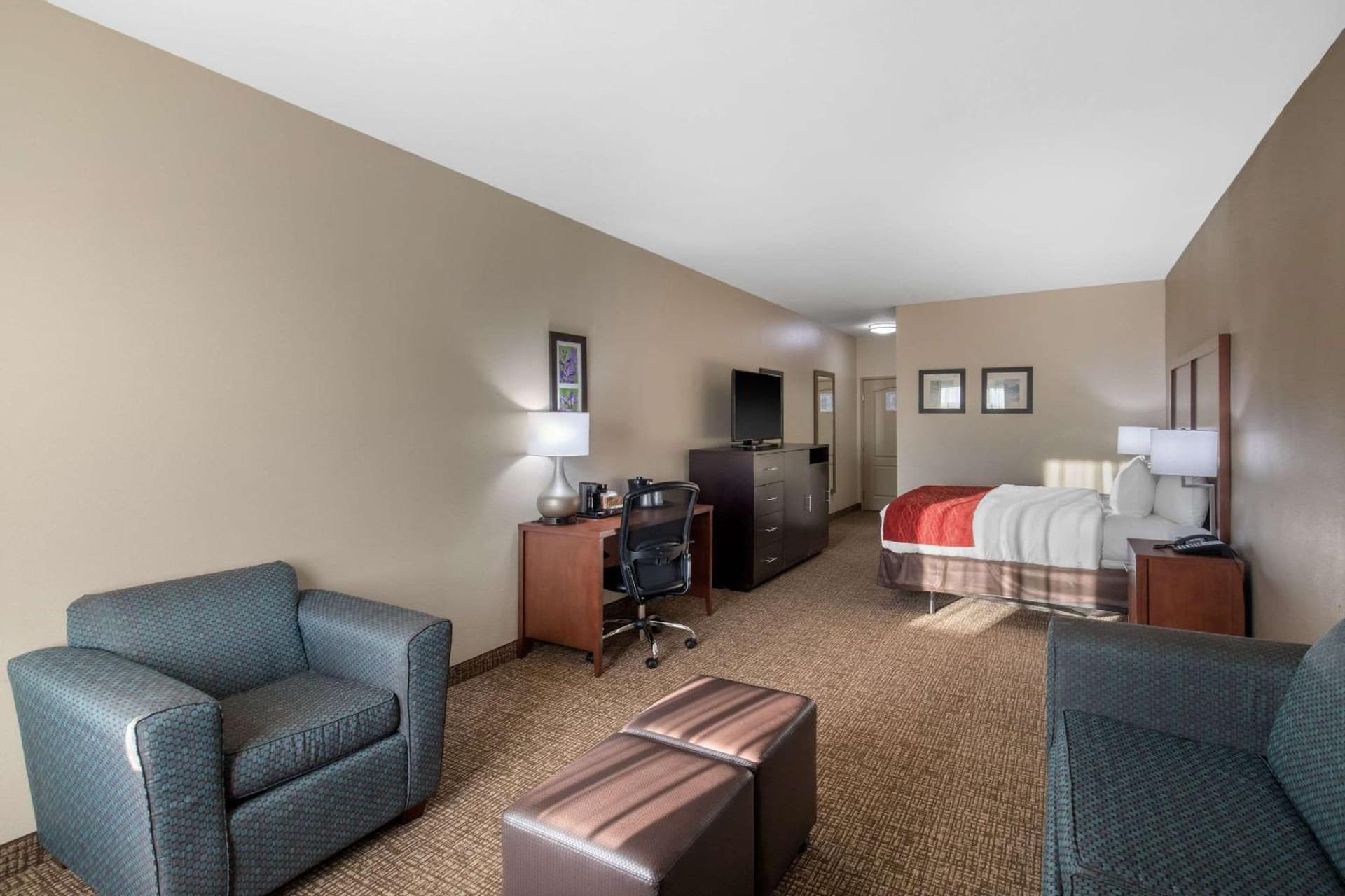 Comfort Inn & Suites Cedar Hill Duncanville interior in Cedar Hill, TX — gallery photo 2