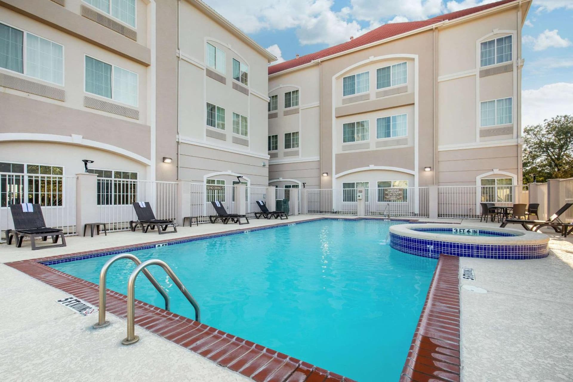Comfort Inn & Suites Cedar Hill Duncanville gallery photo in Cedar Hill, TX — image 32