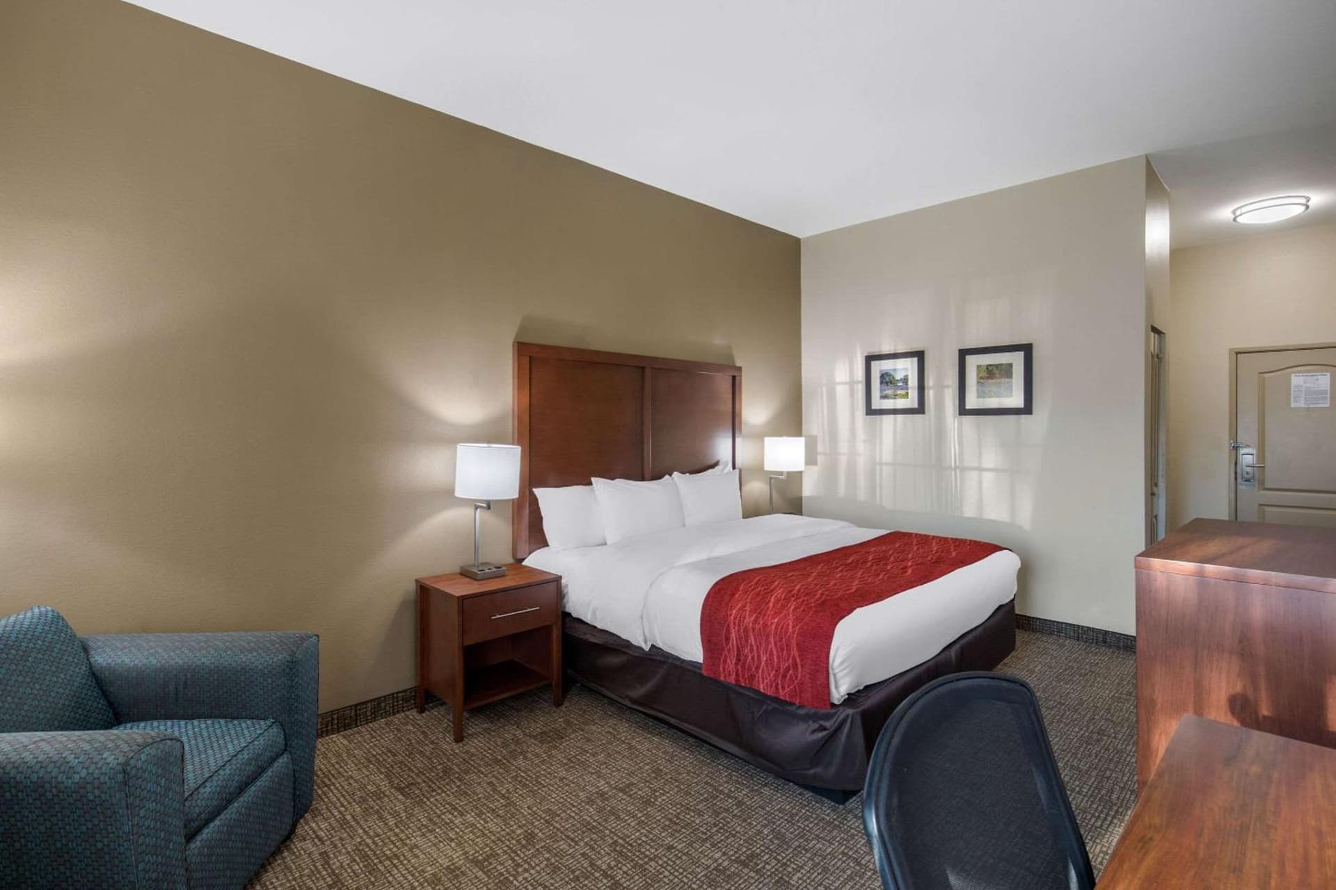 Comfort Inn & Suites Cedar Hill Duncanville gallery photo in Cedar Hill, TX — image 8
