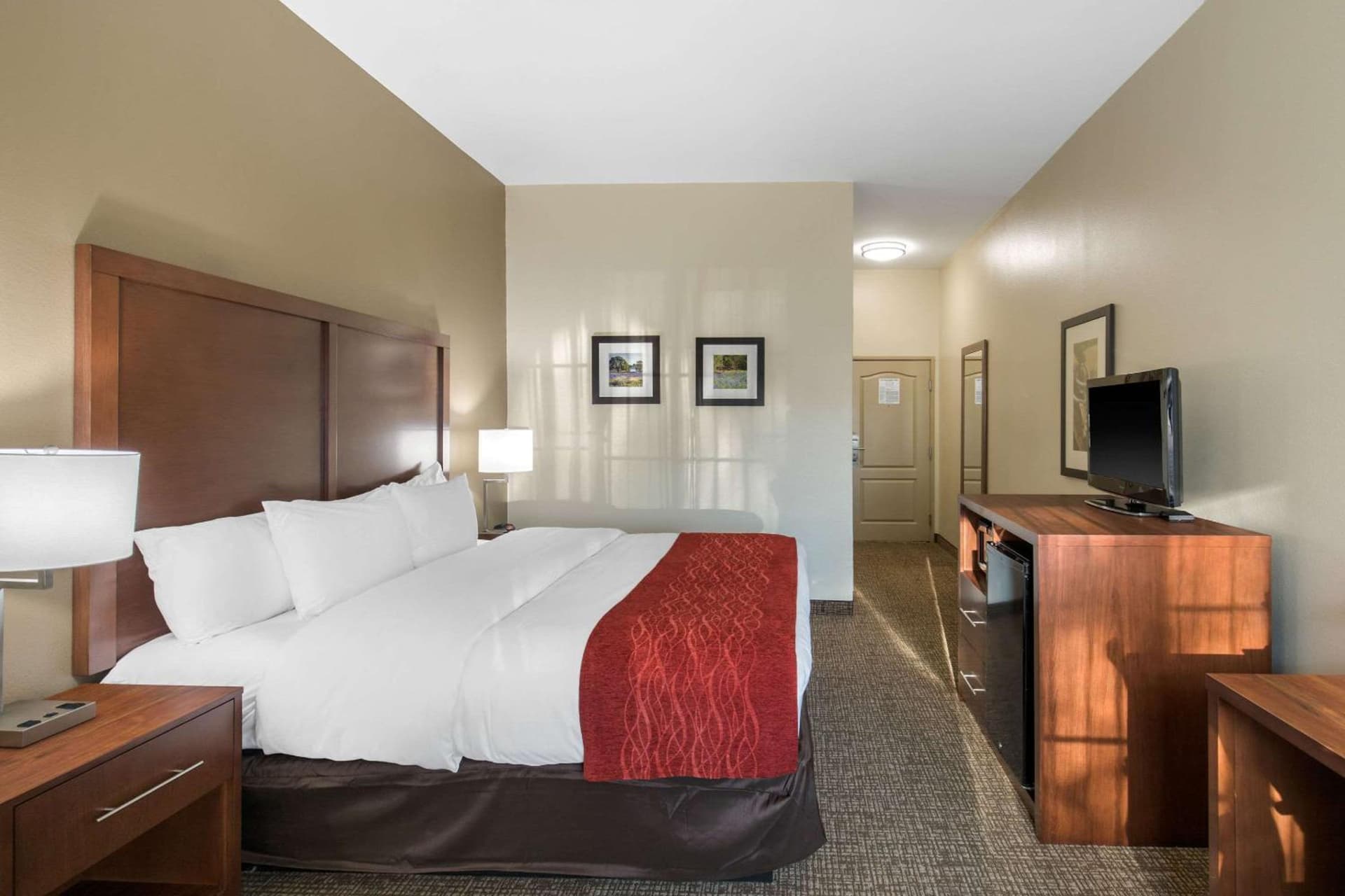 Comfort Inn & Suites Cedar Hill Duncanville gallery photo in Cedar Hill, TX — image 4