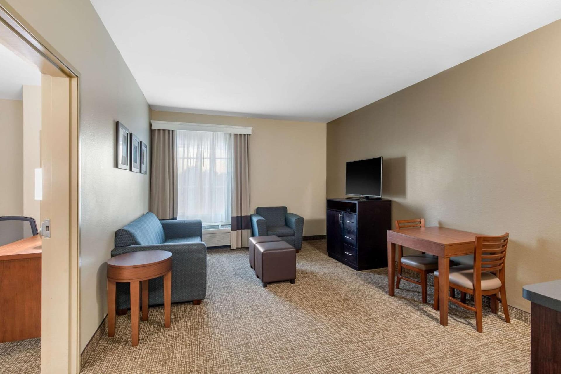 Comfort Inn & Suites Cedar Hill Duncanville gallery photo in Cedar Hill, TX — image 23