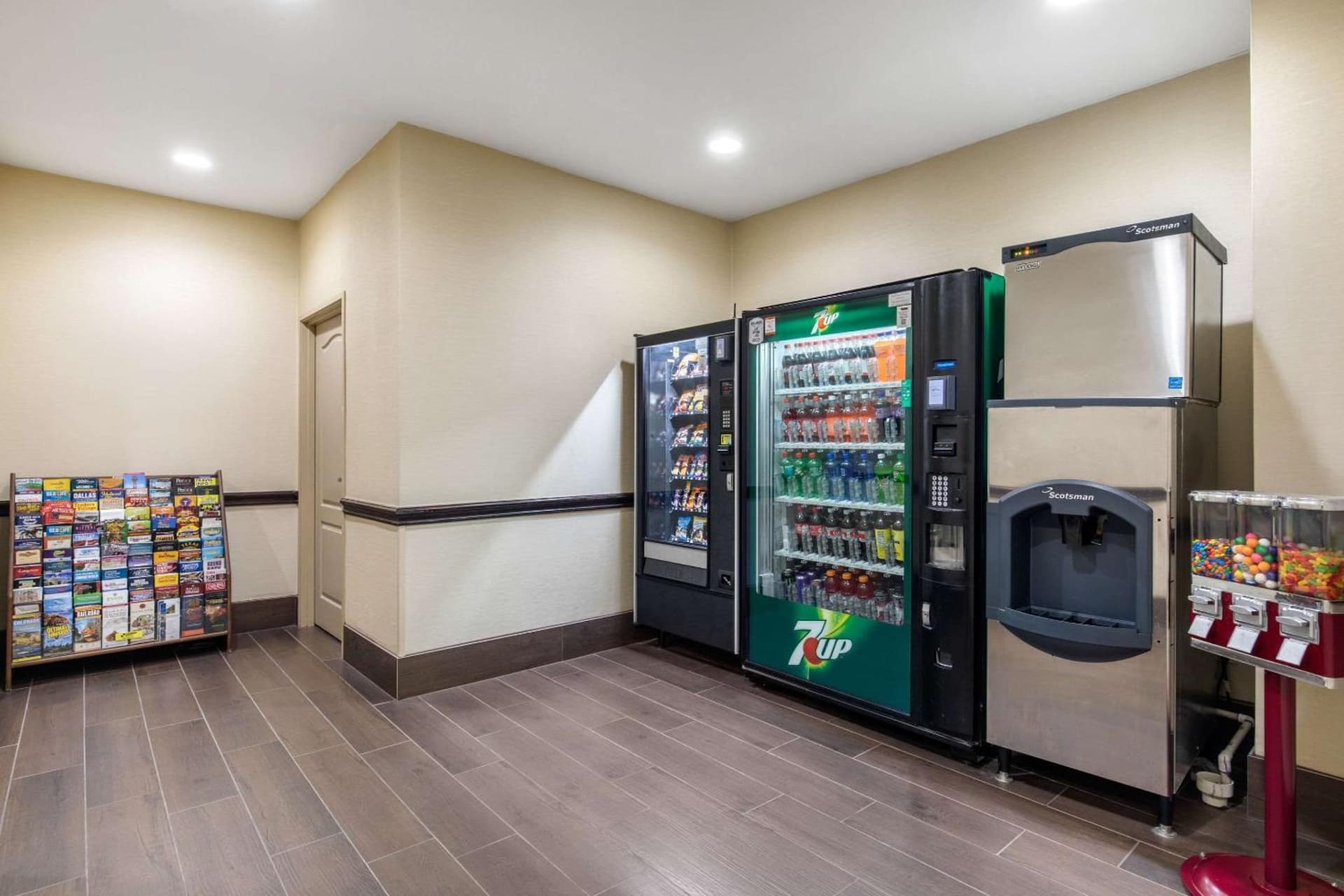 Comfort Inn & Suites Cedar Hill Duncanville gallery photo in Cedar Hill, TX — image 10