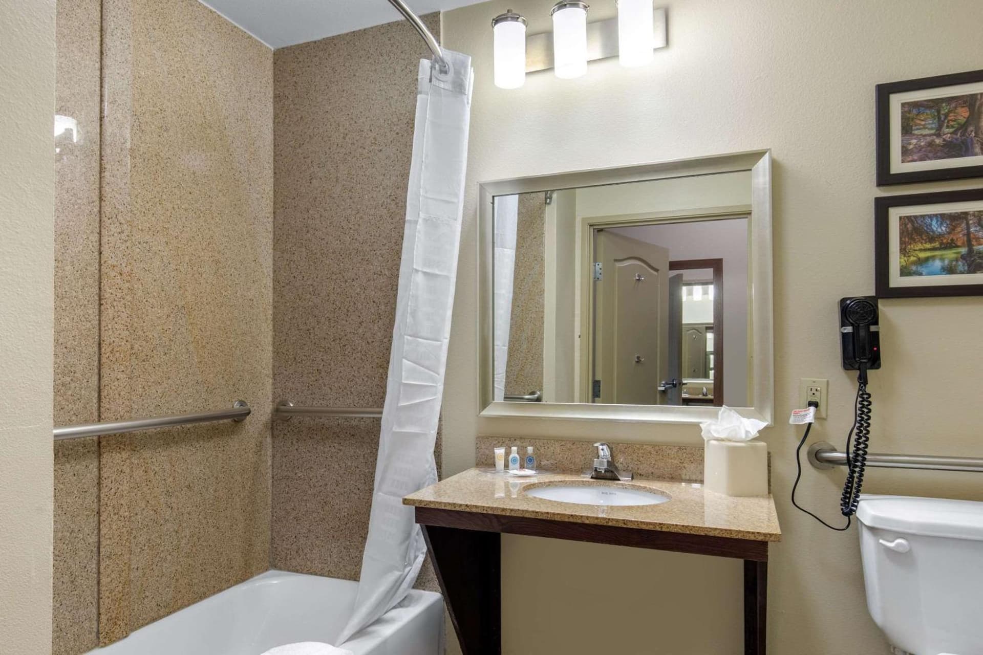 Comfort Inn & Suites Cedar Hill Duncanville gallery photo in Cedar Hill, TX — image 15