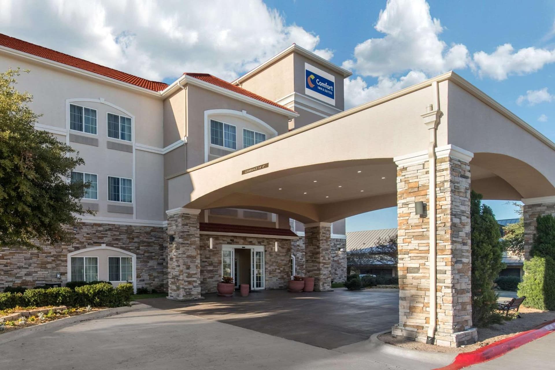 Comfort Inn & Suites Cedar Hill Duncanville — hotel in DeSoto, Texas