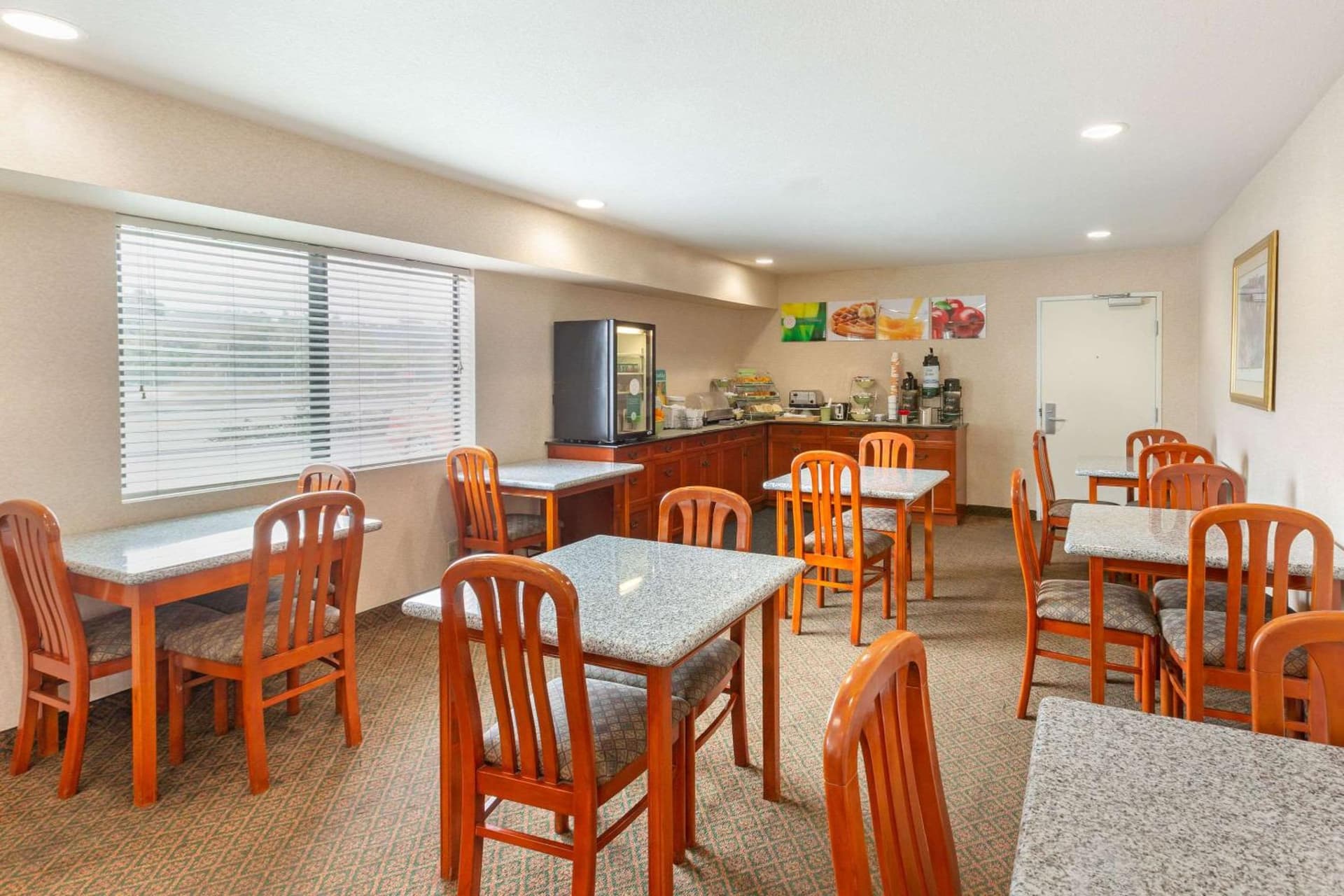 Quality Inn & Suites Oceanside Near Camp Pendleton gallery photo in Oceanside, CA — image 11