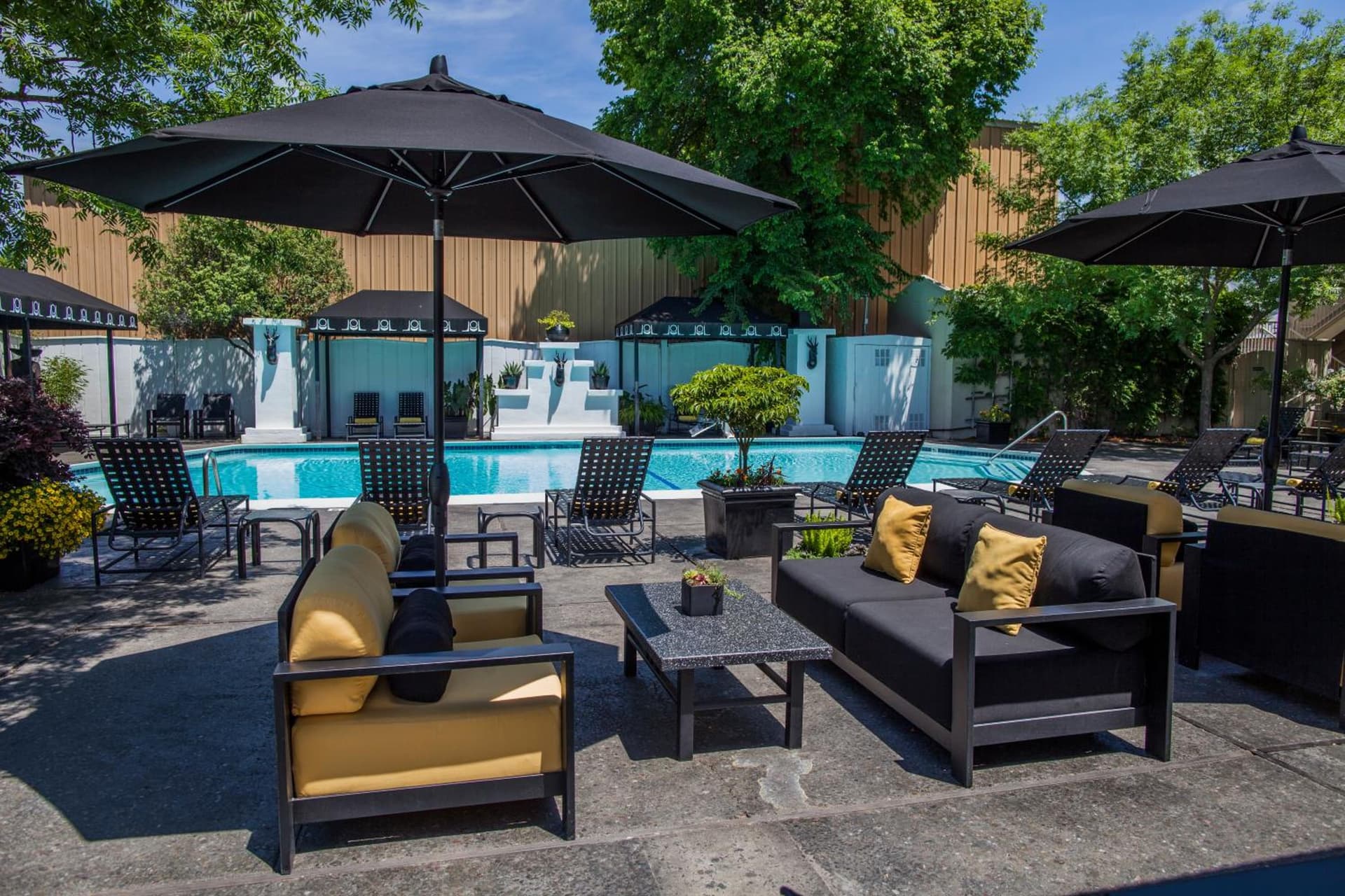 Mount View Hotel & Spa interior in Calistoga, CA — gallery photo 2