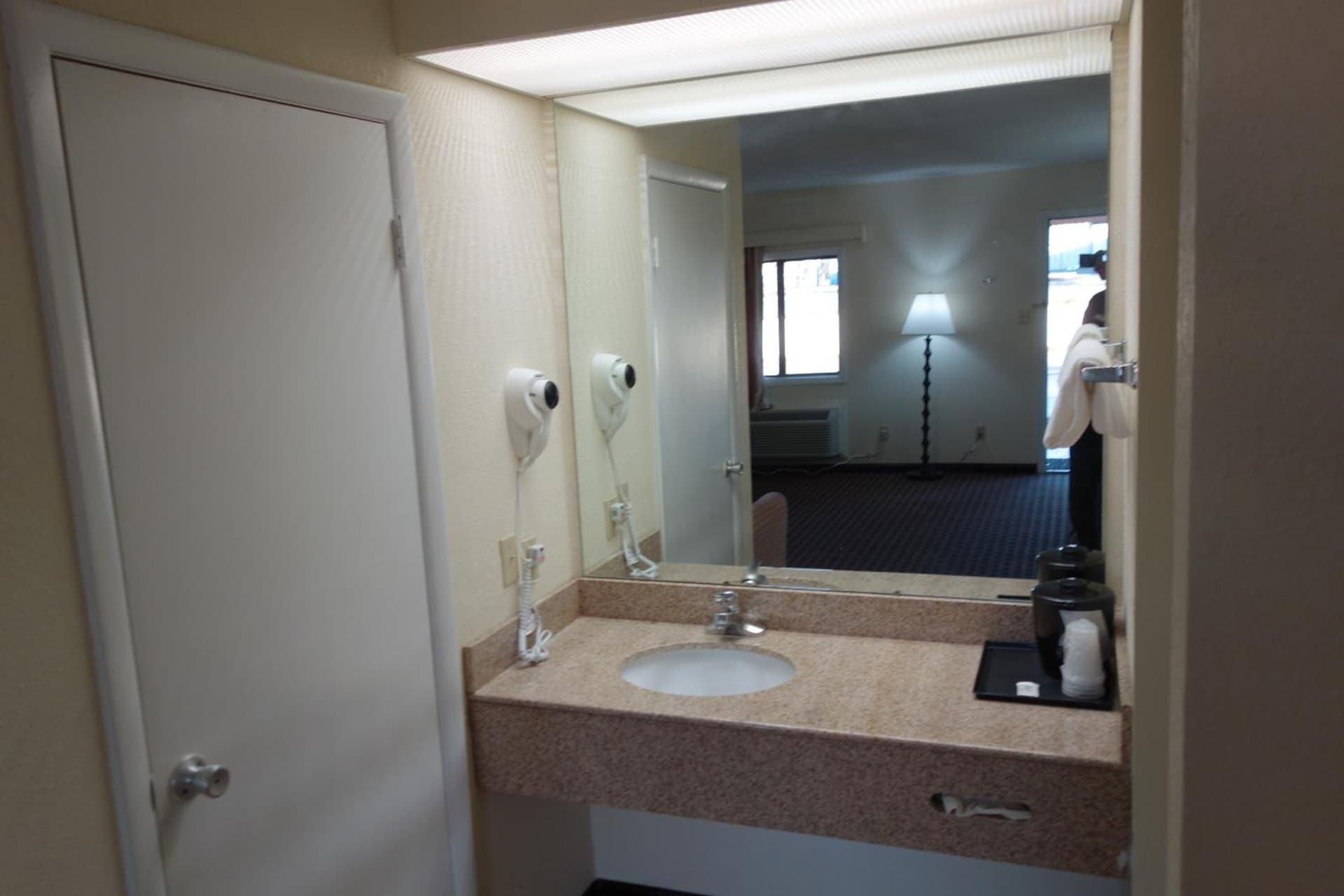 VIP Inn and Suites gallery photo in Huntsville, AL — image 21