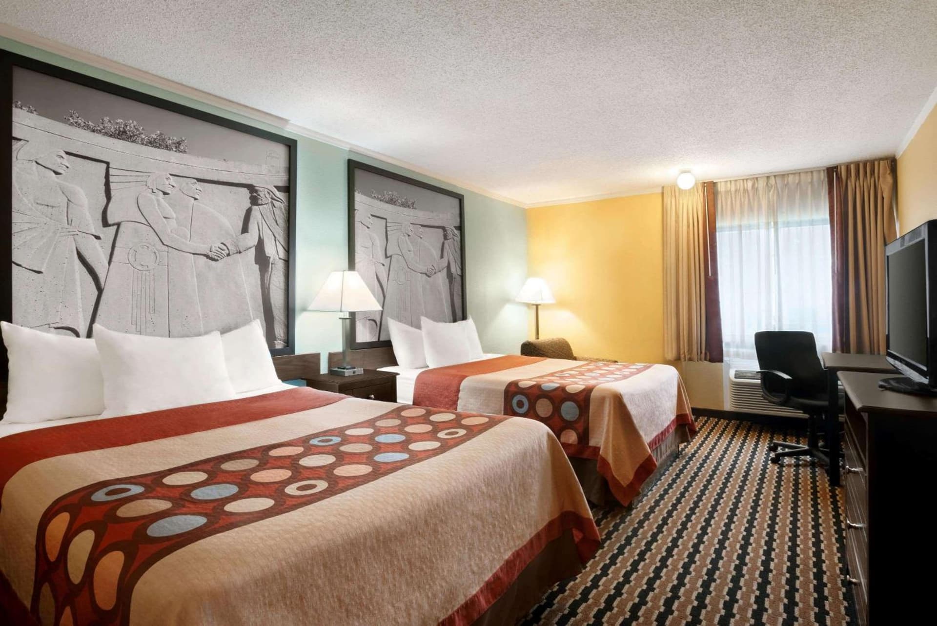 Super 8 by Wyndham Des Moines gallery photo in Des Moines, IA — image 31
