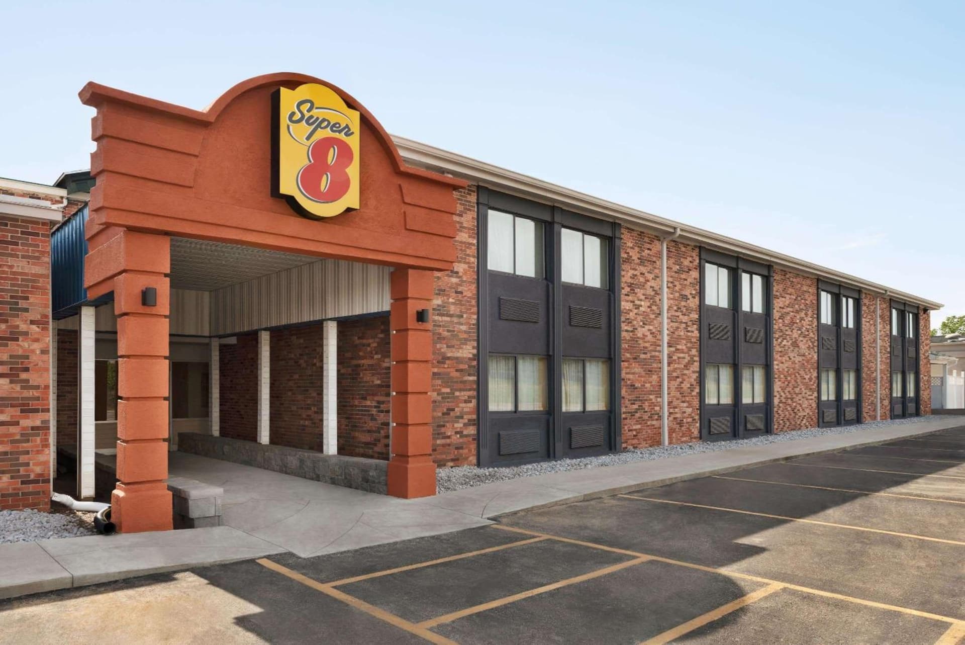 Super 8 by Wyndham Des Moines gallery photo in Des Moines, IA — image 37