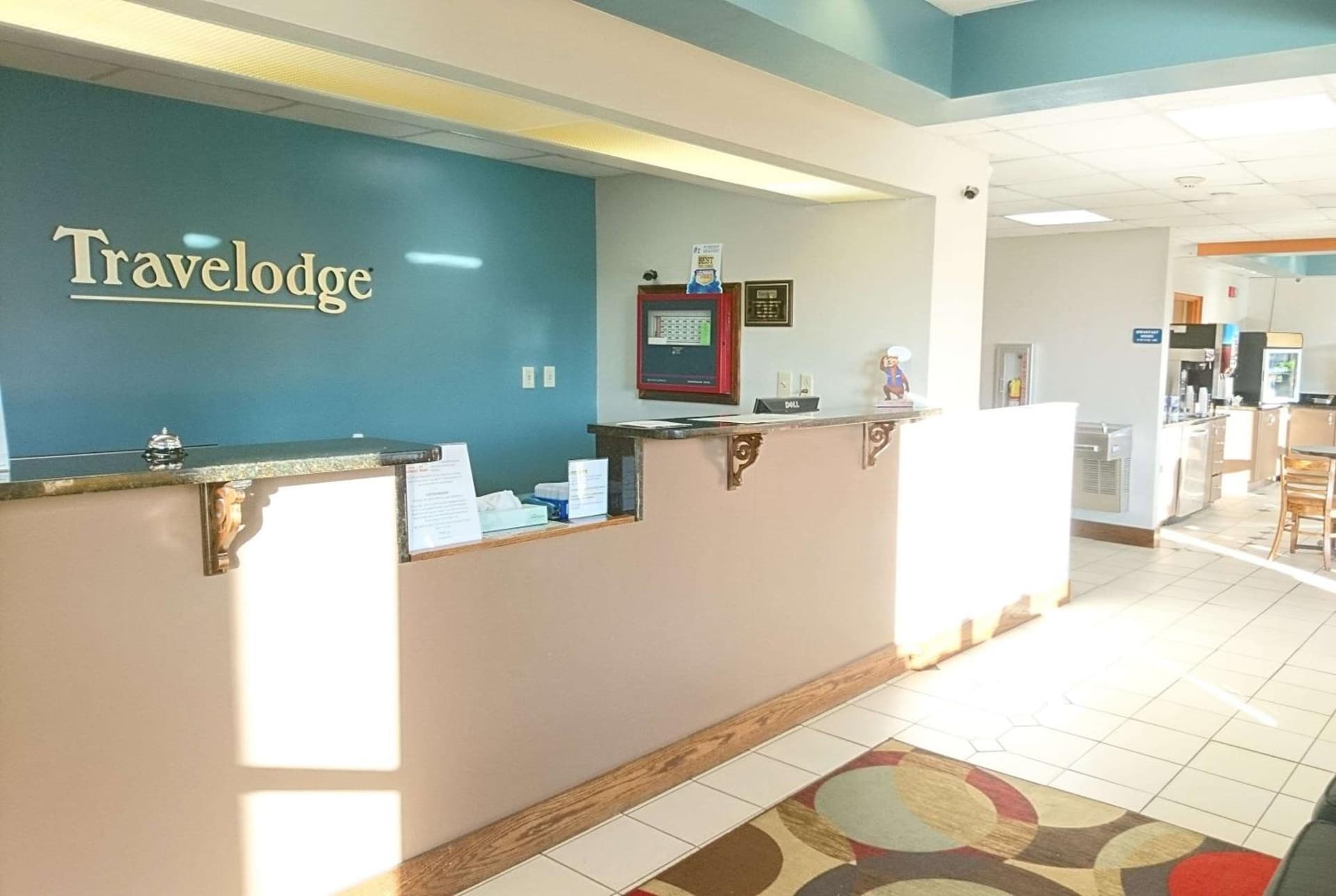 Travelodge by Wyndham Knoxville East interior in Knoxville, TN — gallery photo 2