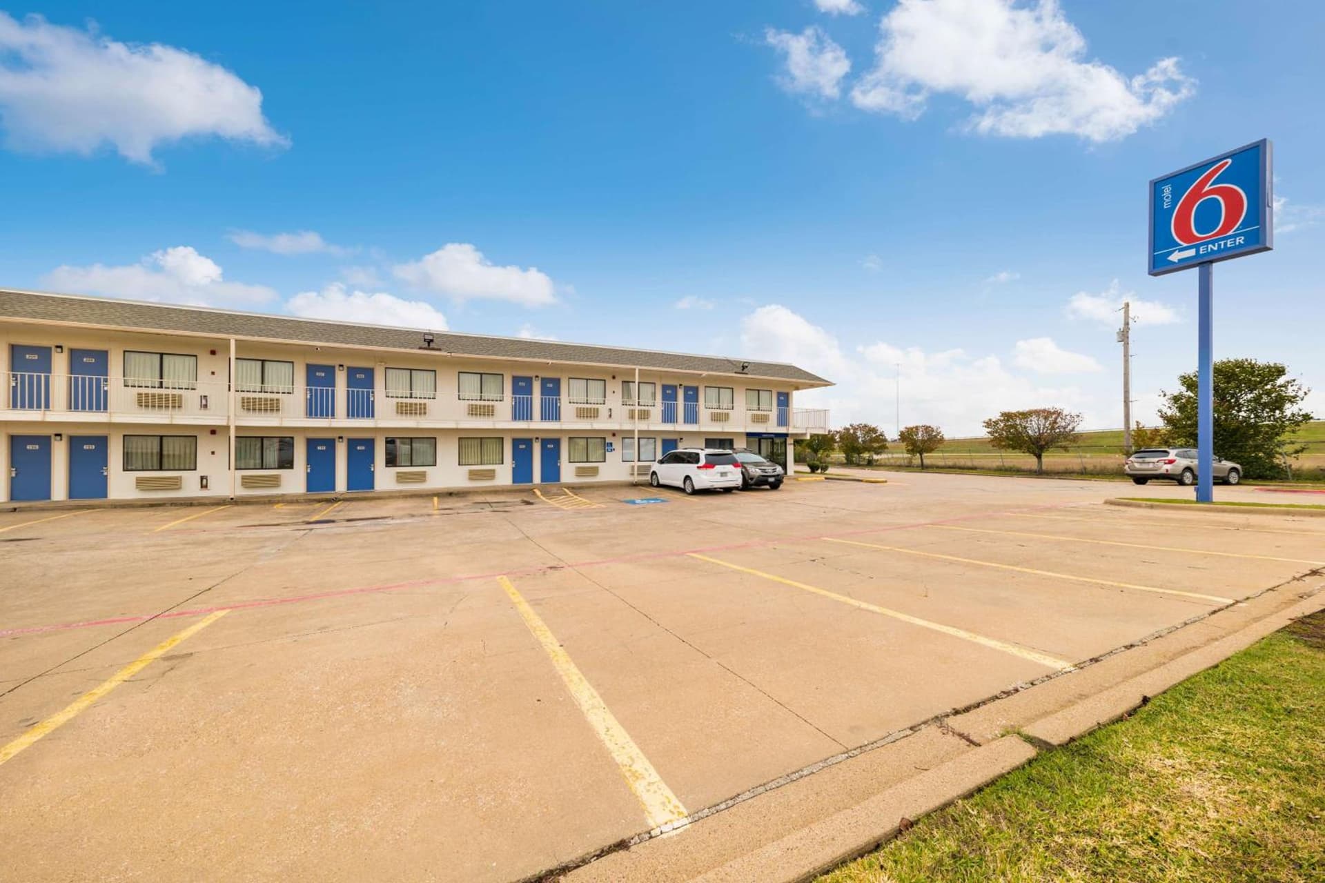 Motel 6-Greenville, TX interior in Greenville, TX — gallery photo 2