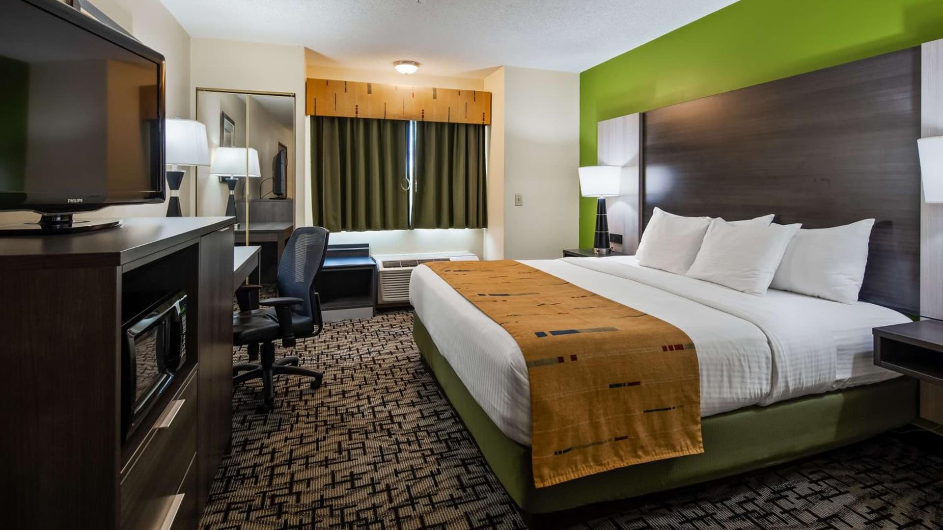 Best Western Crown Inn & Suites - Batavia property views in Batavia, NY — gallery photo 3