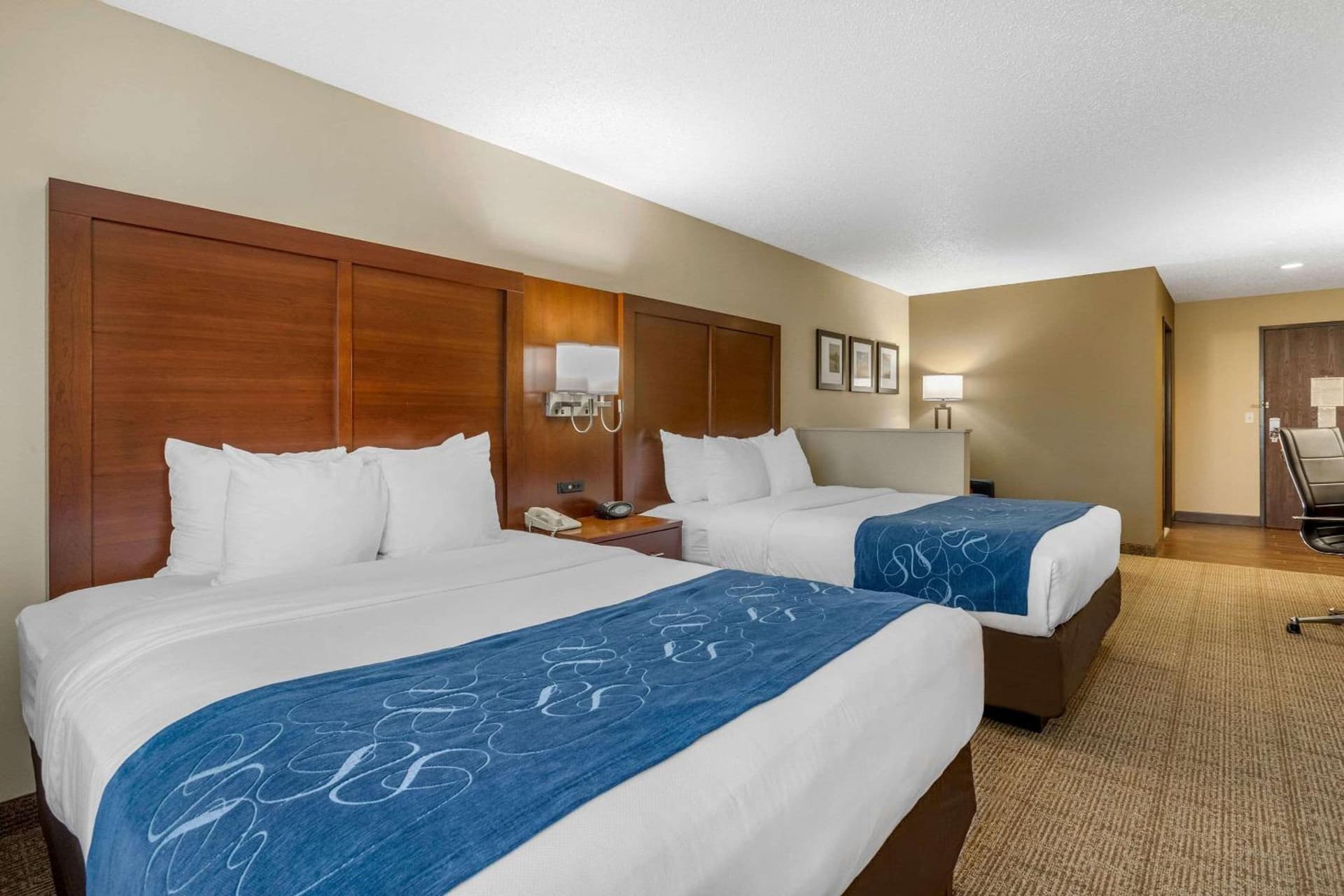 Comfort Suites Cedar Falls Industrial Park property views in Cedar Falls, IA — gallery photo 3