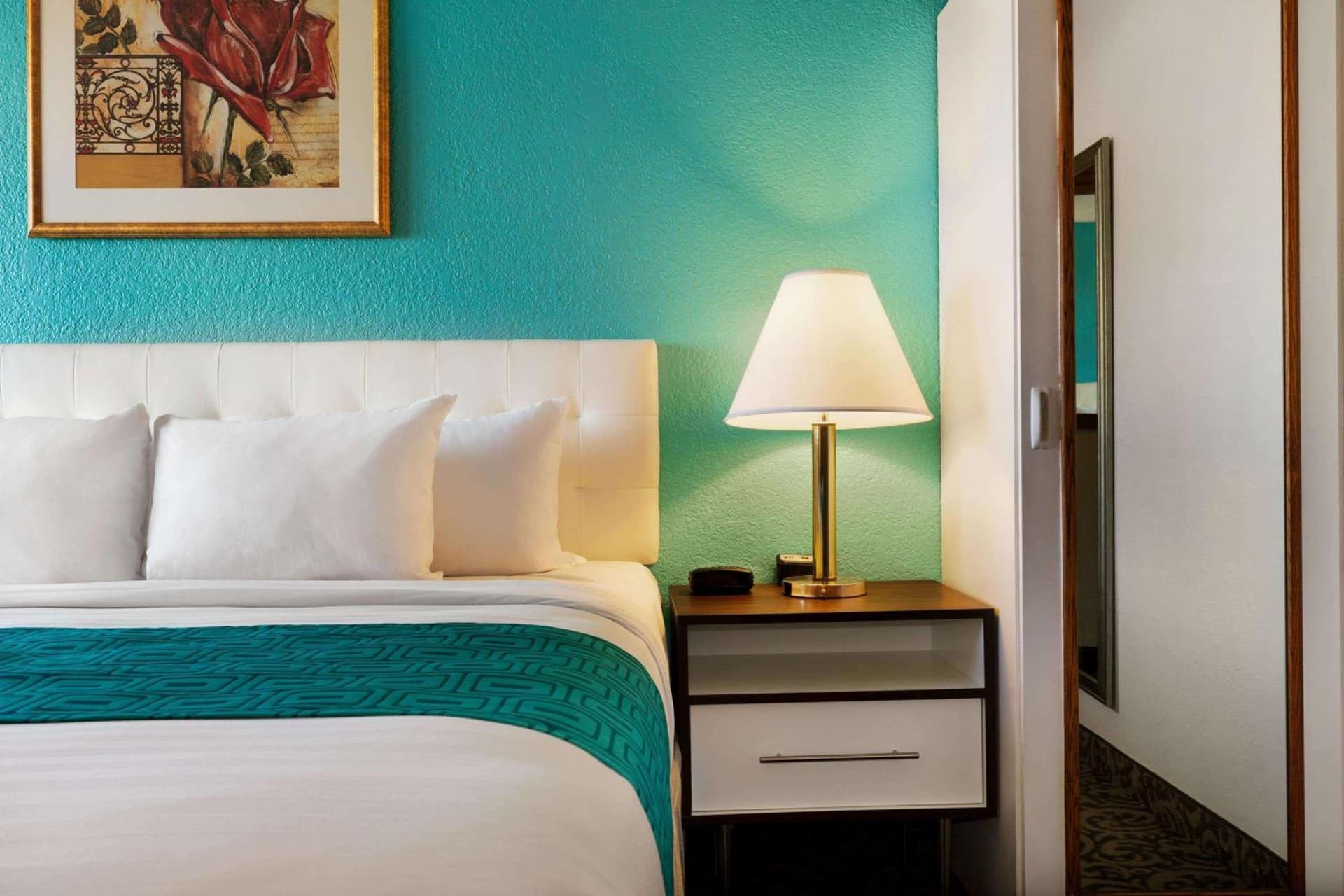 Howard Johnson by Wyndham Billings interior in Billings, MT — gallery photo 2