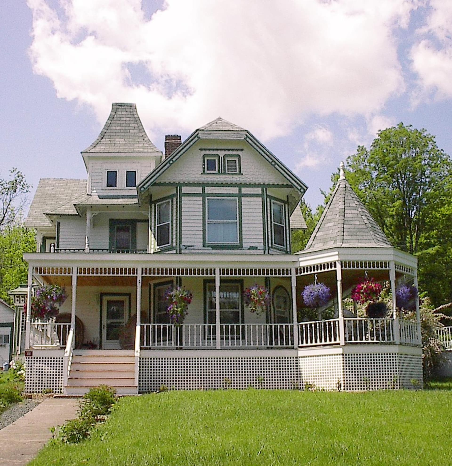 Antique Rose Inn Windham featured exterior or lobby in Windham — similar hotel