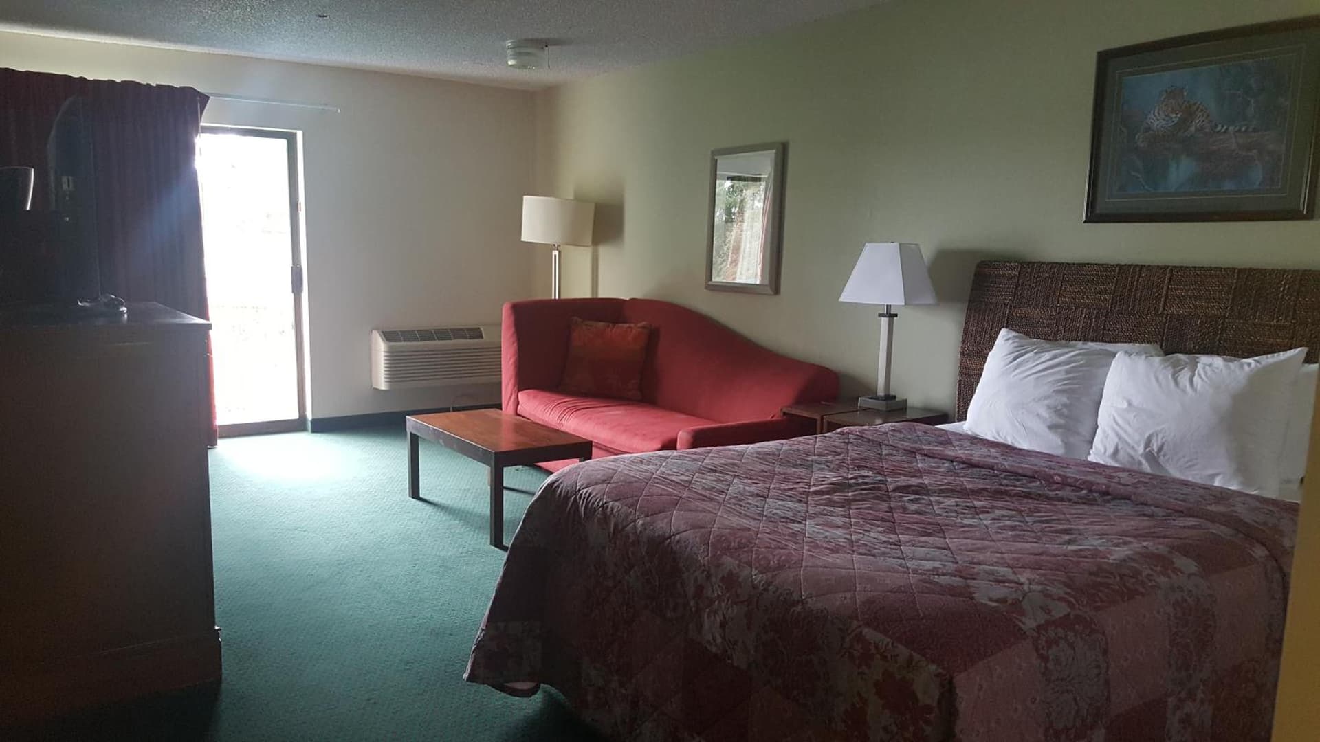 Oyster Bay Inn & Suites gallery photo in Bremerton, WA — image 4