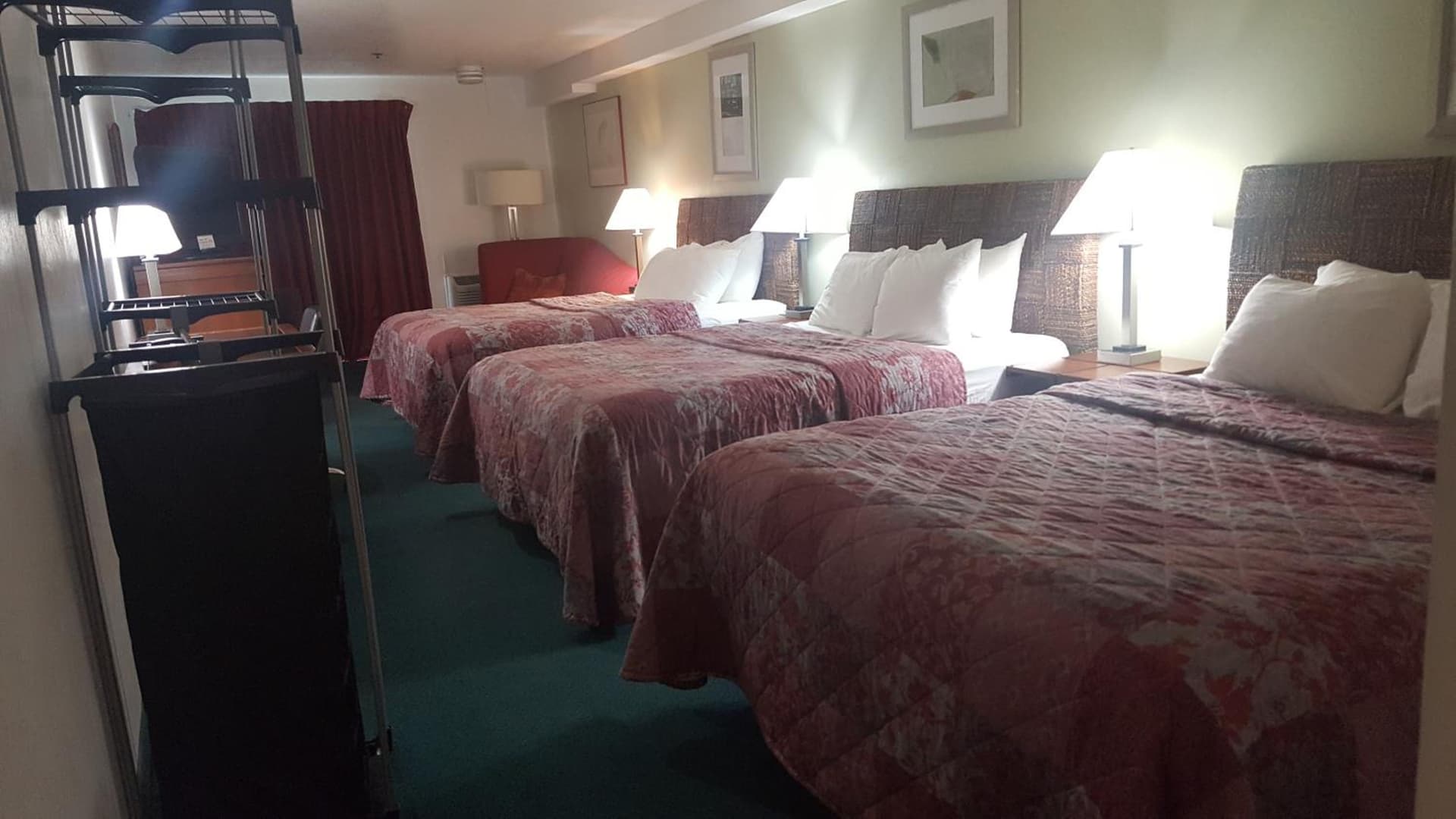 Oyster Bay Inn & Suites gallery photo in Bremerton, WA — image 21