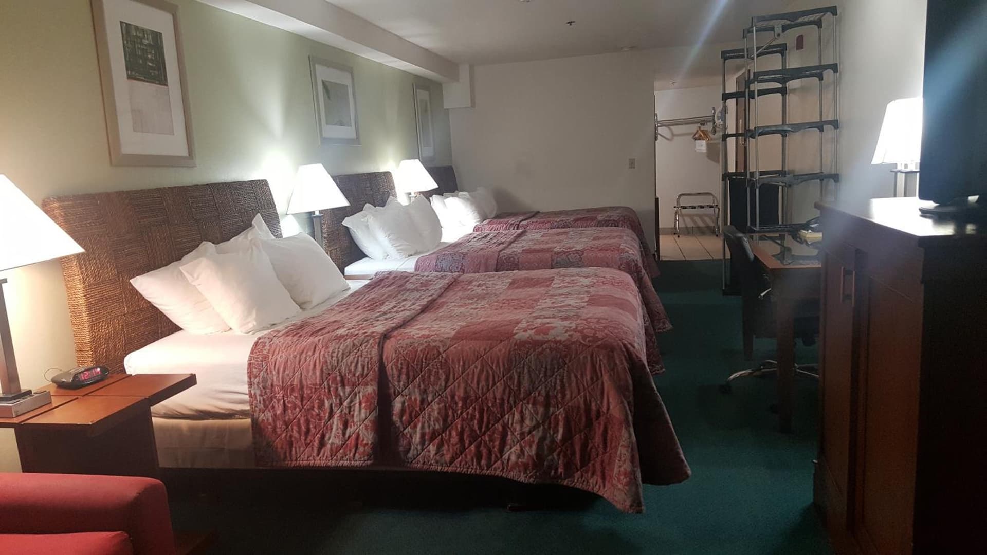 Oyster Bay Inn & Suites gallery photo in Bremerton, WA — image 18