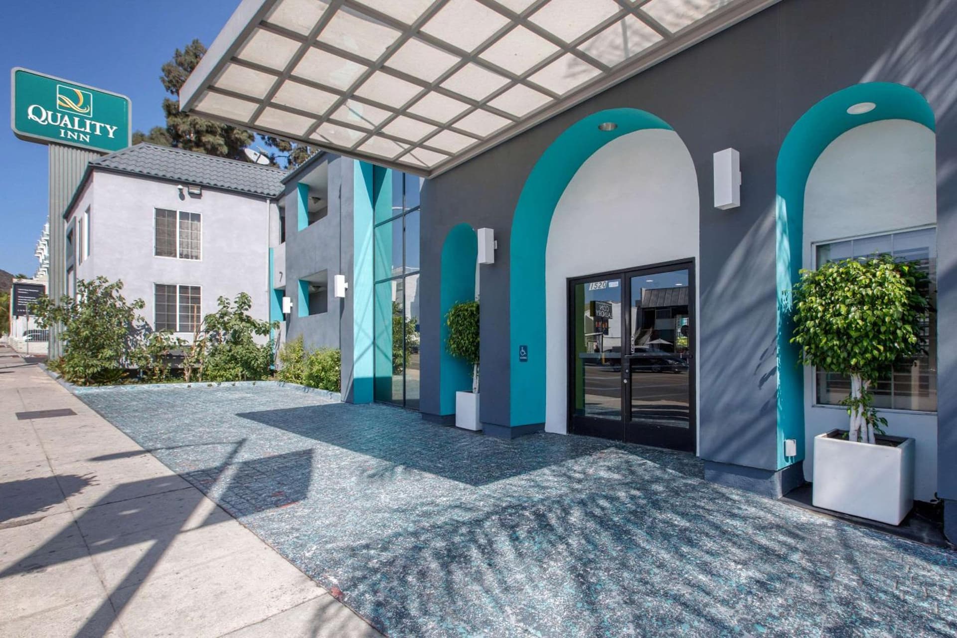 Quality Inn Near Hollywood Walk of Fame featured exterior or lobby in Los Angeles, CA — similar hotel